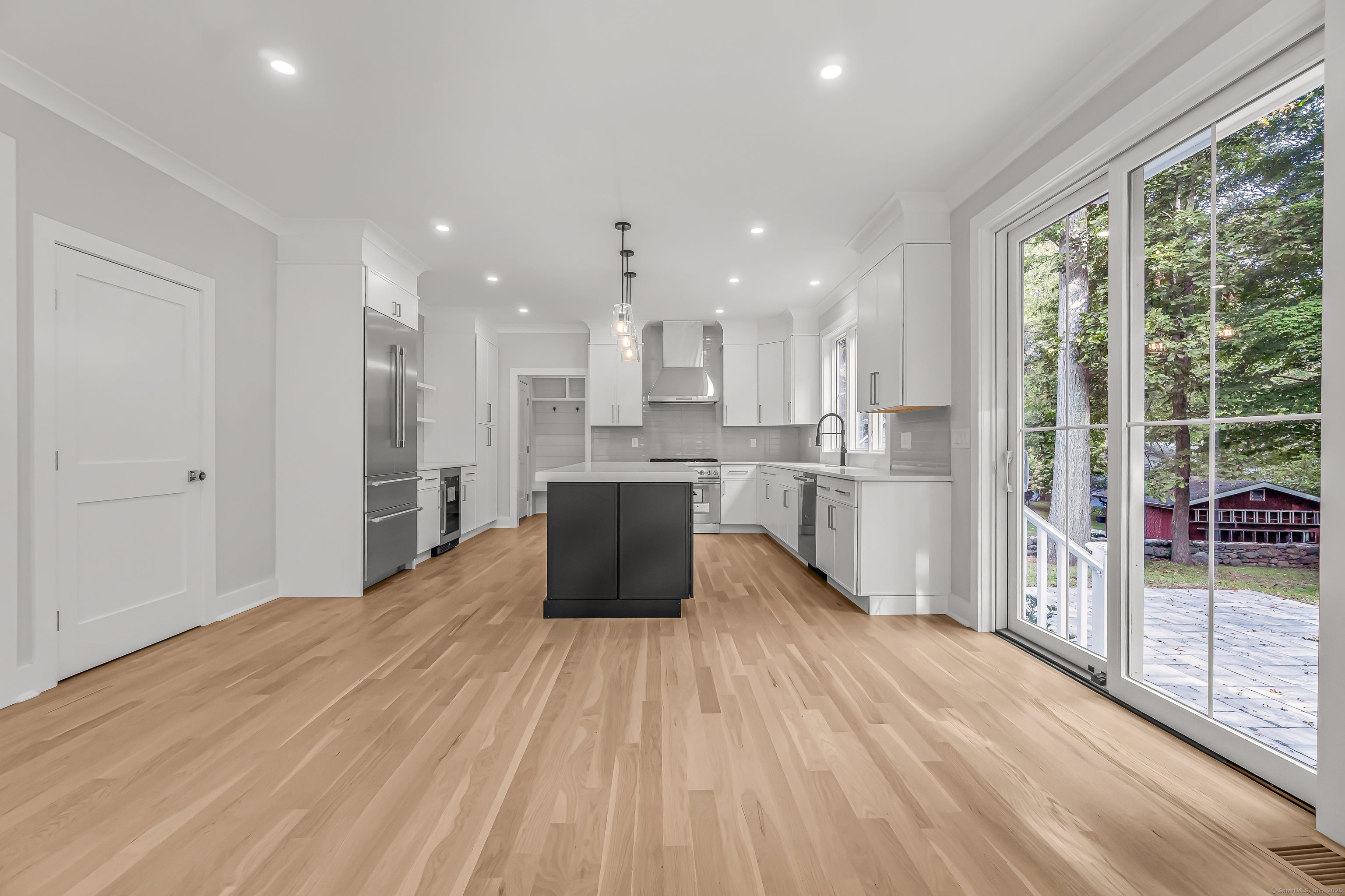 Fairfield, Connecticut, 06825, United States, 4 Bedrooms Bedrooms, ,5 BathroomsBathrooms,Residential,Active,1953660