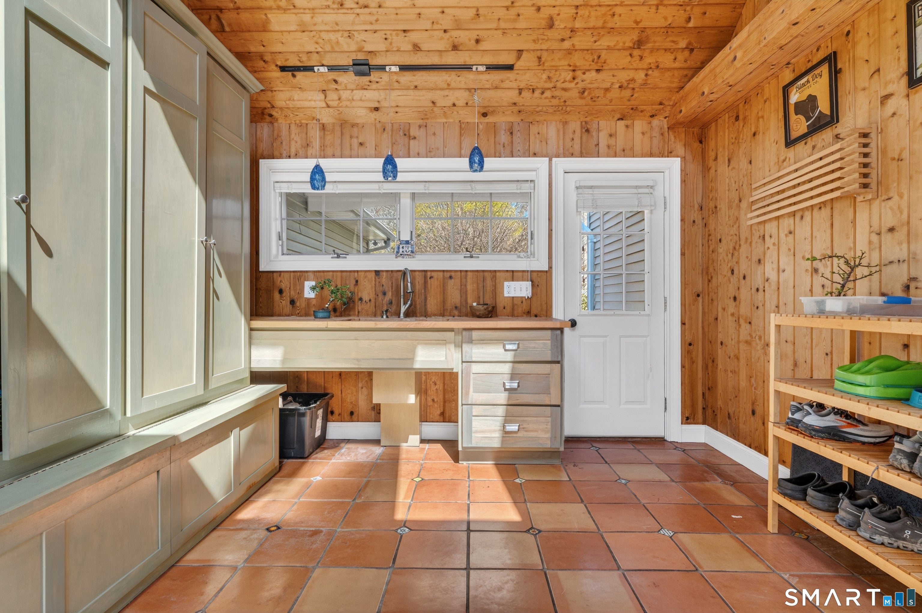 Waterford, Connecticut, 06385, United States, 3 Bedrooms Bedrooms, ,3 BathroomsBathrooms,Residential,Active,2043434