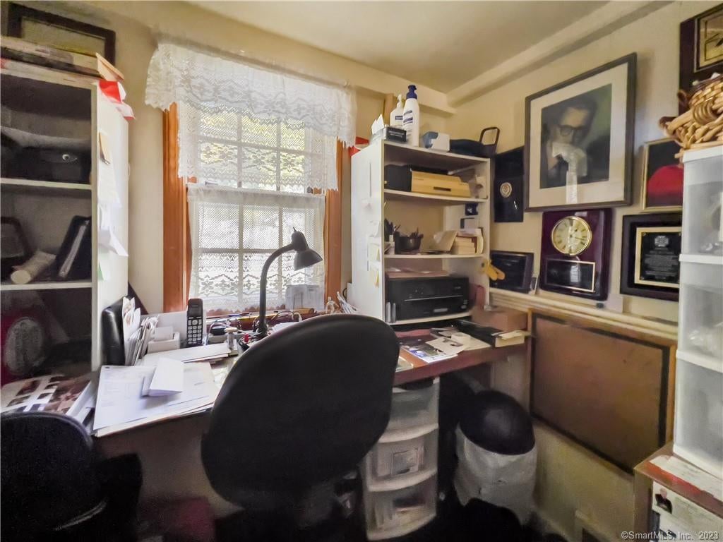 Newtown, Connecticut, 06470, United States, 3 Bedrooms Bedrooms, ,2 BathroomsBathrooms,Residential,Active,1967111