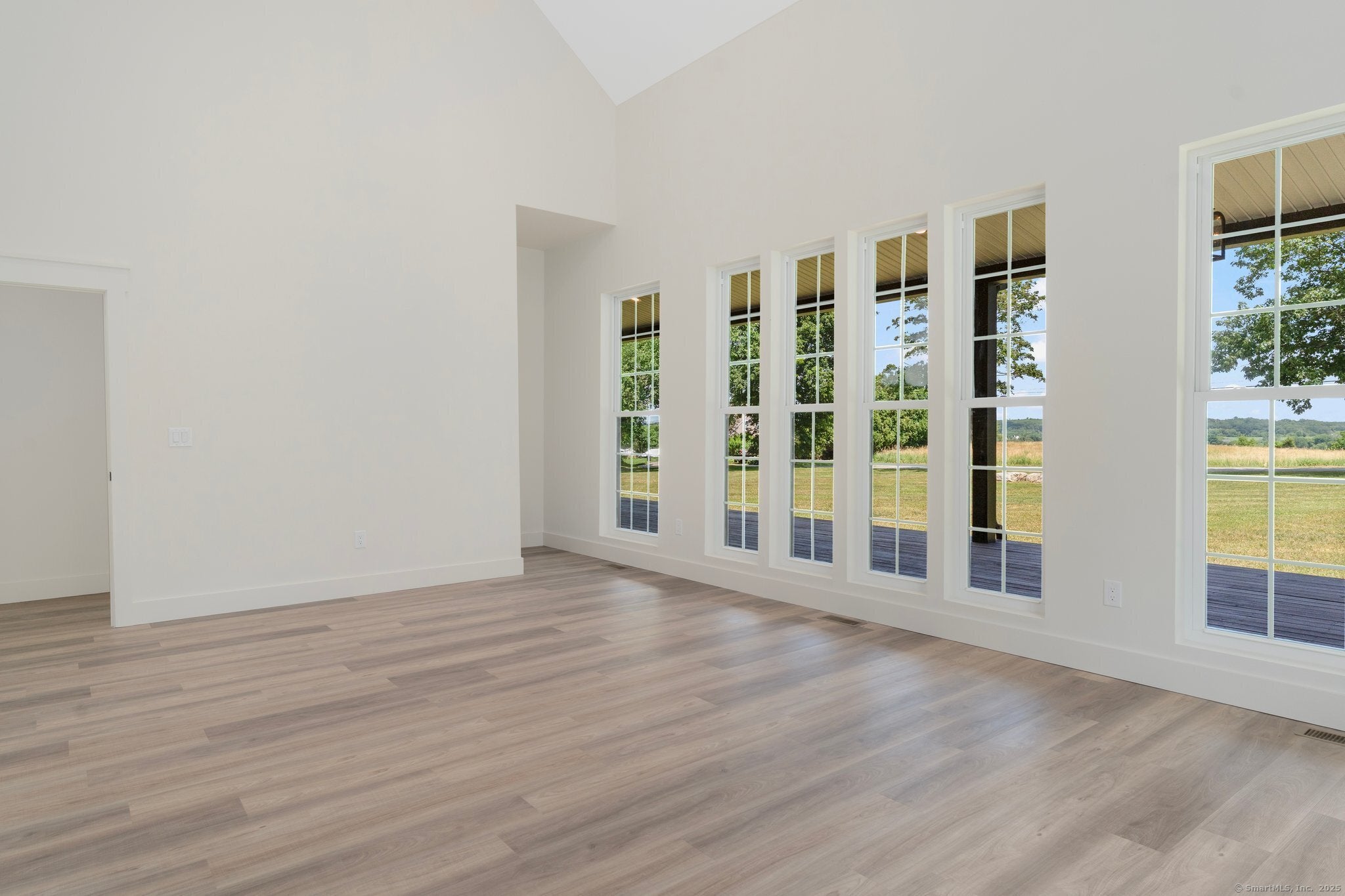 Pomfret, Connecticut, 06259, United States, 4 Bedrooms Bedrooms, ,6 BathroomsBathrooms,Residential,Active,1880189