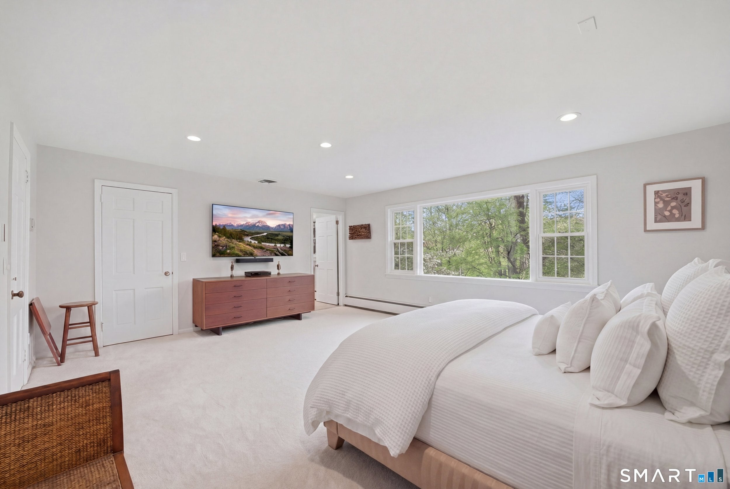 Stamford, Connecticut, 06902, United States, 4 Bedrooms Bedrooms, ,4 BathroomsBathrooms,Residential,Active,2042685