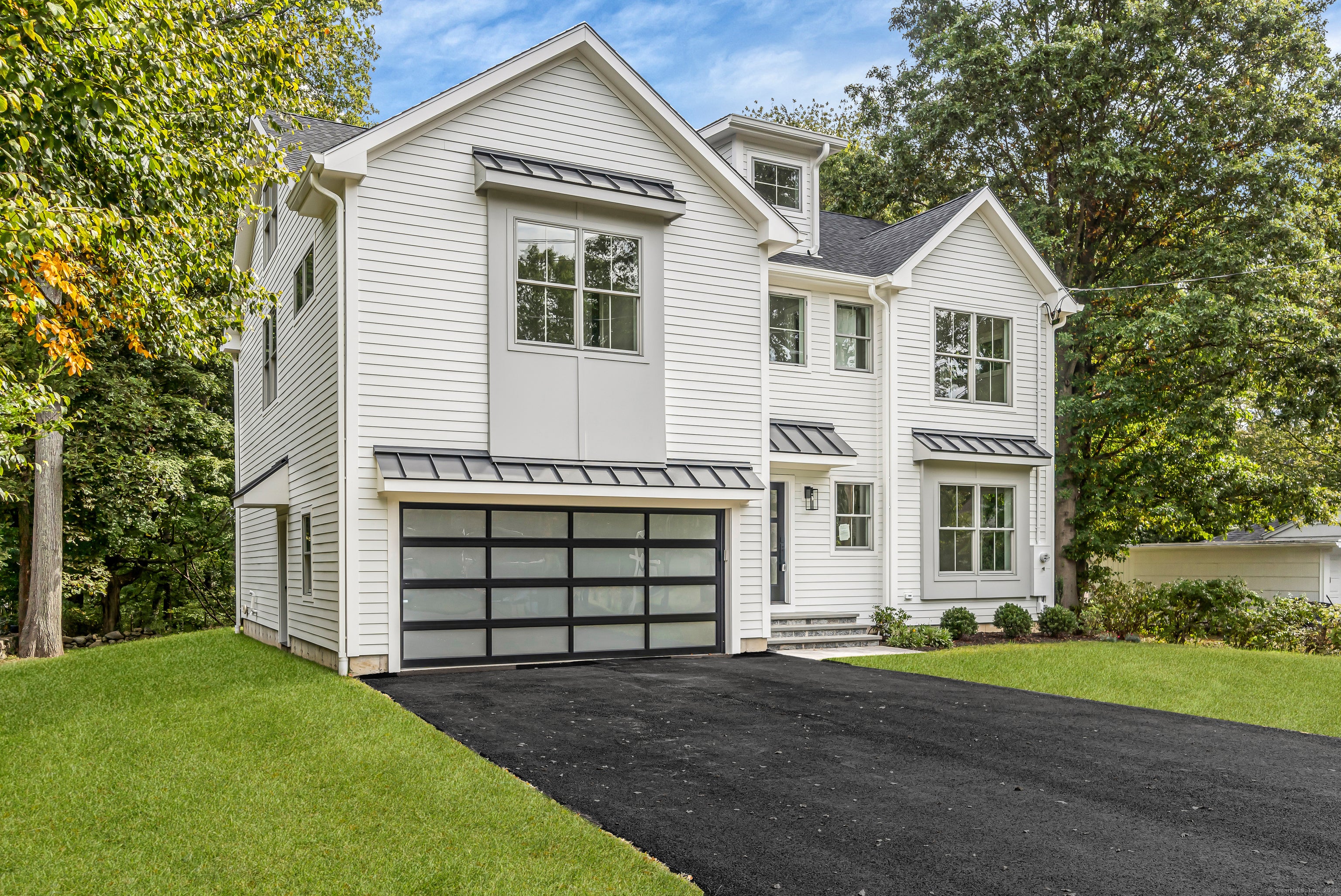 Fairfield, Connecticut, 06825, United States, 4 Bedrooms Bedrooms, ,5 BathroomsBathrooms,Residential,Active,1953660