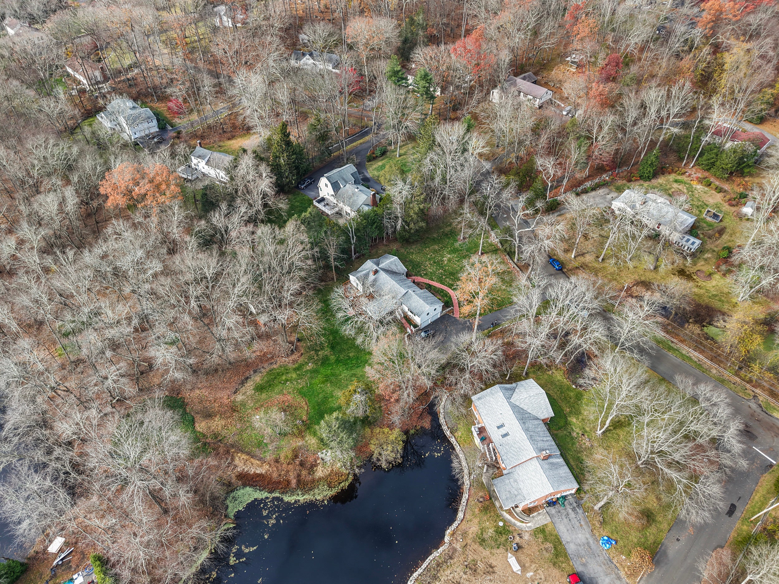 Stamford, Connecticut, 06903, United States, 4 Bedrooms Bedrooms, ,3 BathroomsBathrooms,Residential,Active,1996290