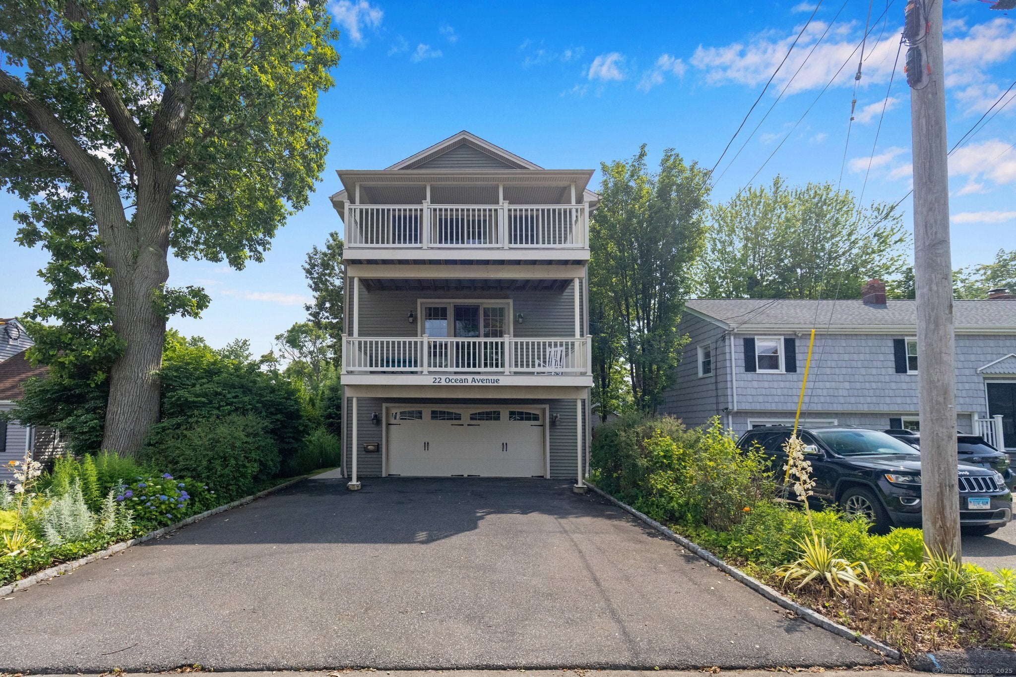 Milford, Connecticut, 06460, United States, 3 Bedrooms Bedrooms, ,4 BathroomsBathrooms,Residential,Active,1926887