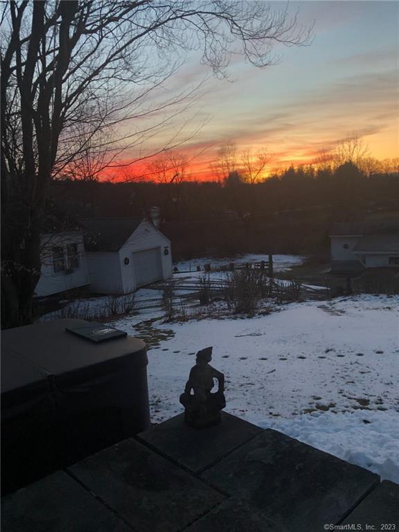 Newtown, Connecticut, 06470, United States, 3 Bedrooms Bedrooms, ,2 BathroomsBathrooms,Residential,Active,1967111