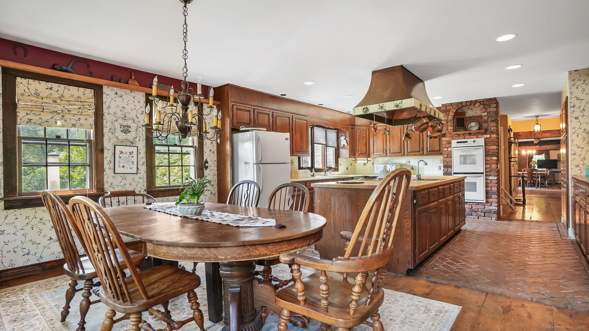 Trumbull, Connecticut, 06611, United States, 6 Bedrooms Bedrooms, ,6 BathroomsBathrooms,Residential,Active,1922320