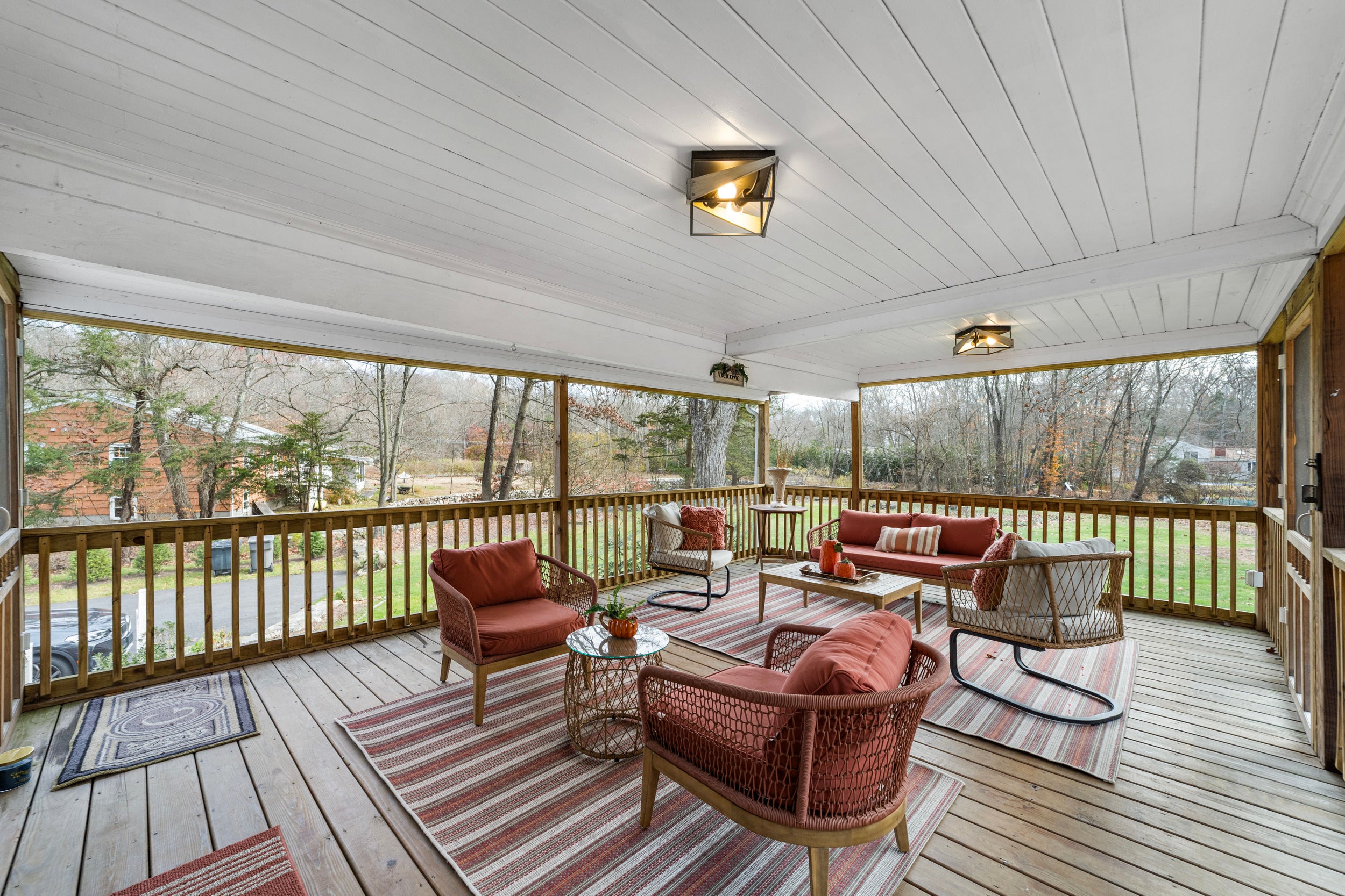 Stamford, Connecticut, 06903, United States, 4 Bedrooms Bedrooms, ,3 BathroomsBathrooms,Residential,Active,1996290