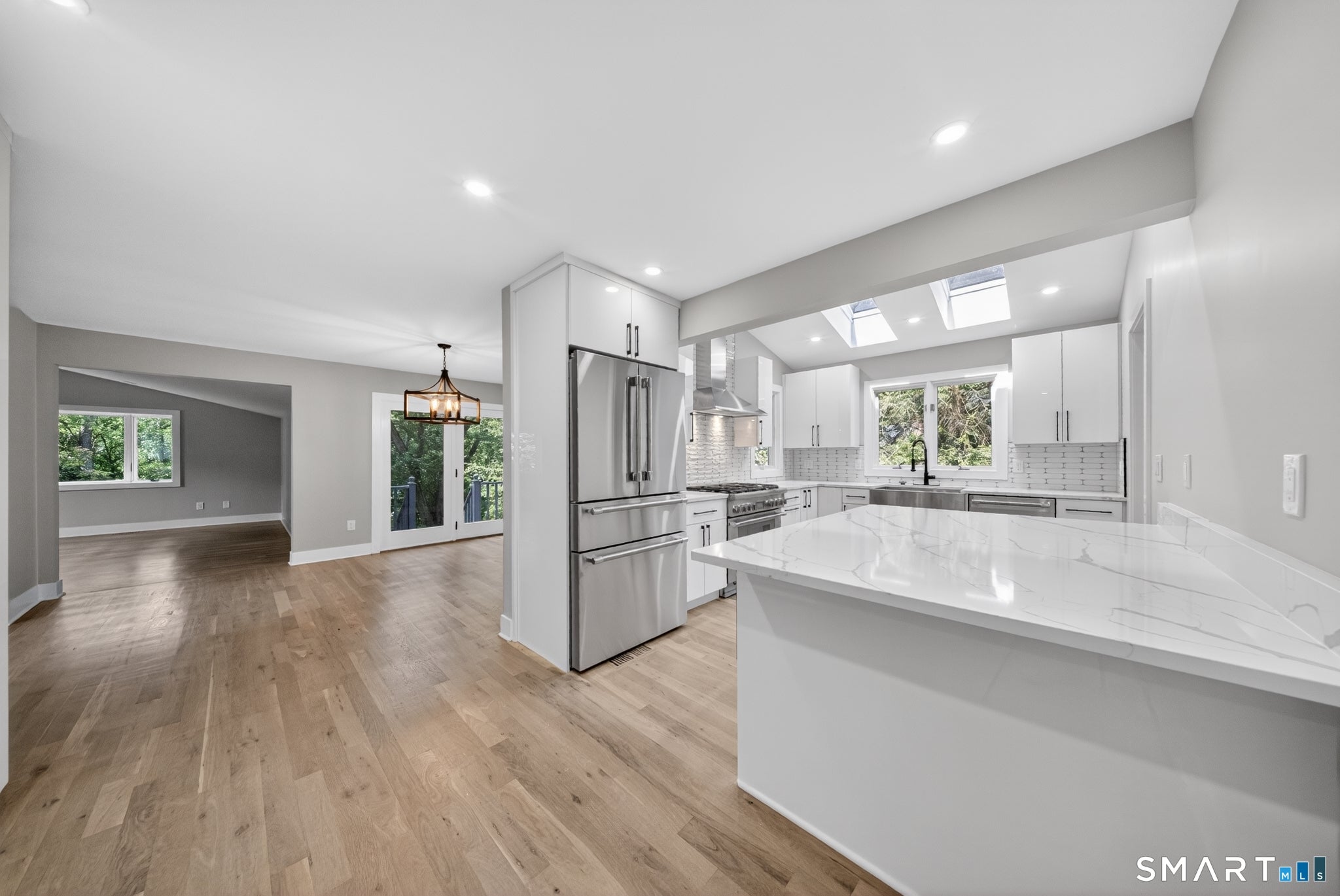 Fairfield, Connecticut, 06824, United States, 5 Bedrooms Bedrooms, ,4 BathroomsBathrooms,Residential,Active,2052052