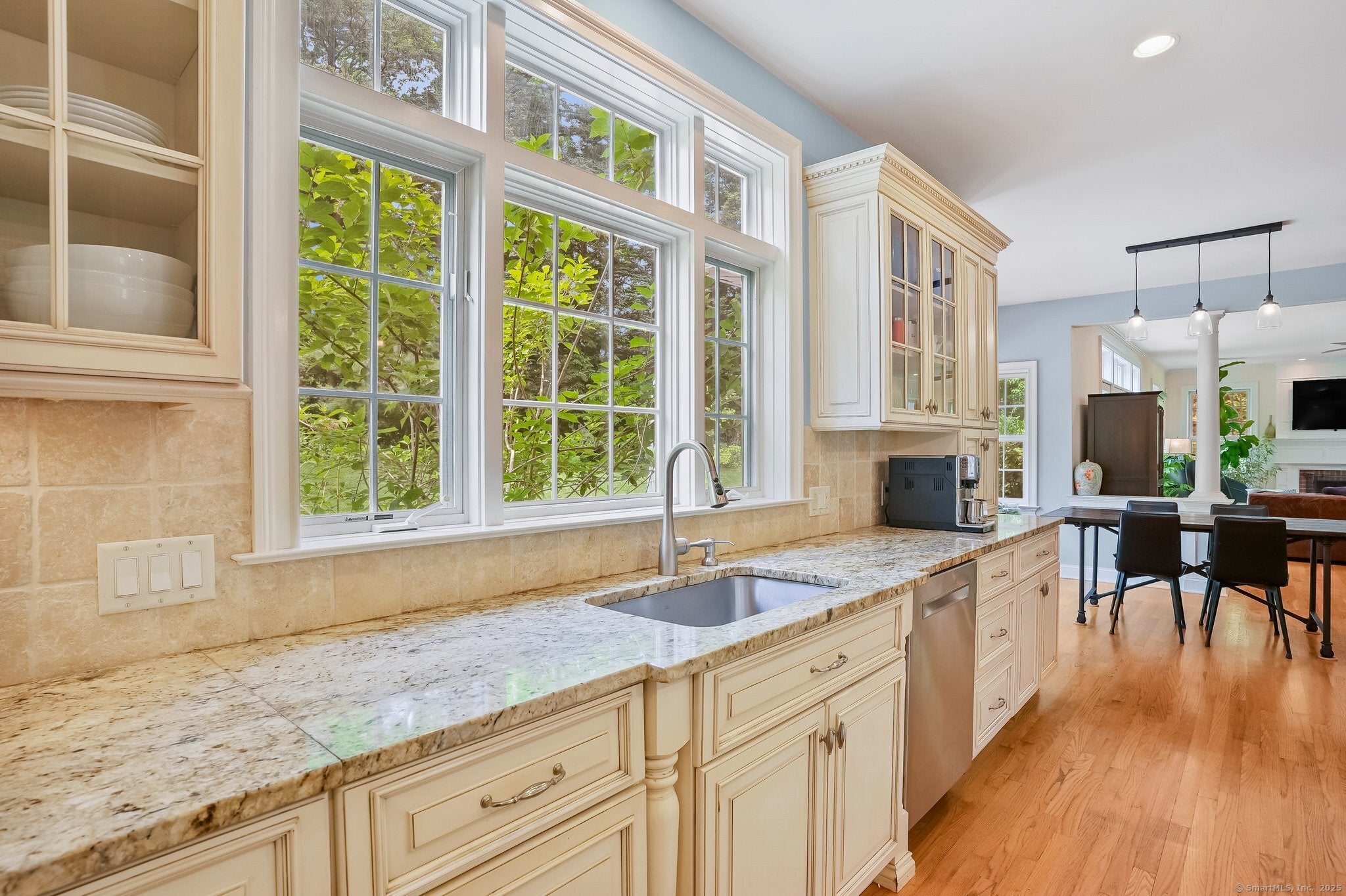 Woodbridge, Connecticut, 06525, United States, 4 Bedrooms Bedrooms, ,5 BathroomsBathrooms,Residential,Active,1849525