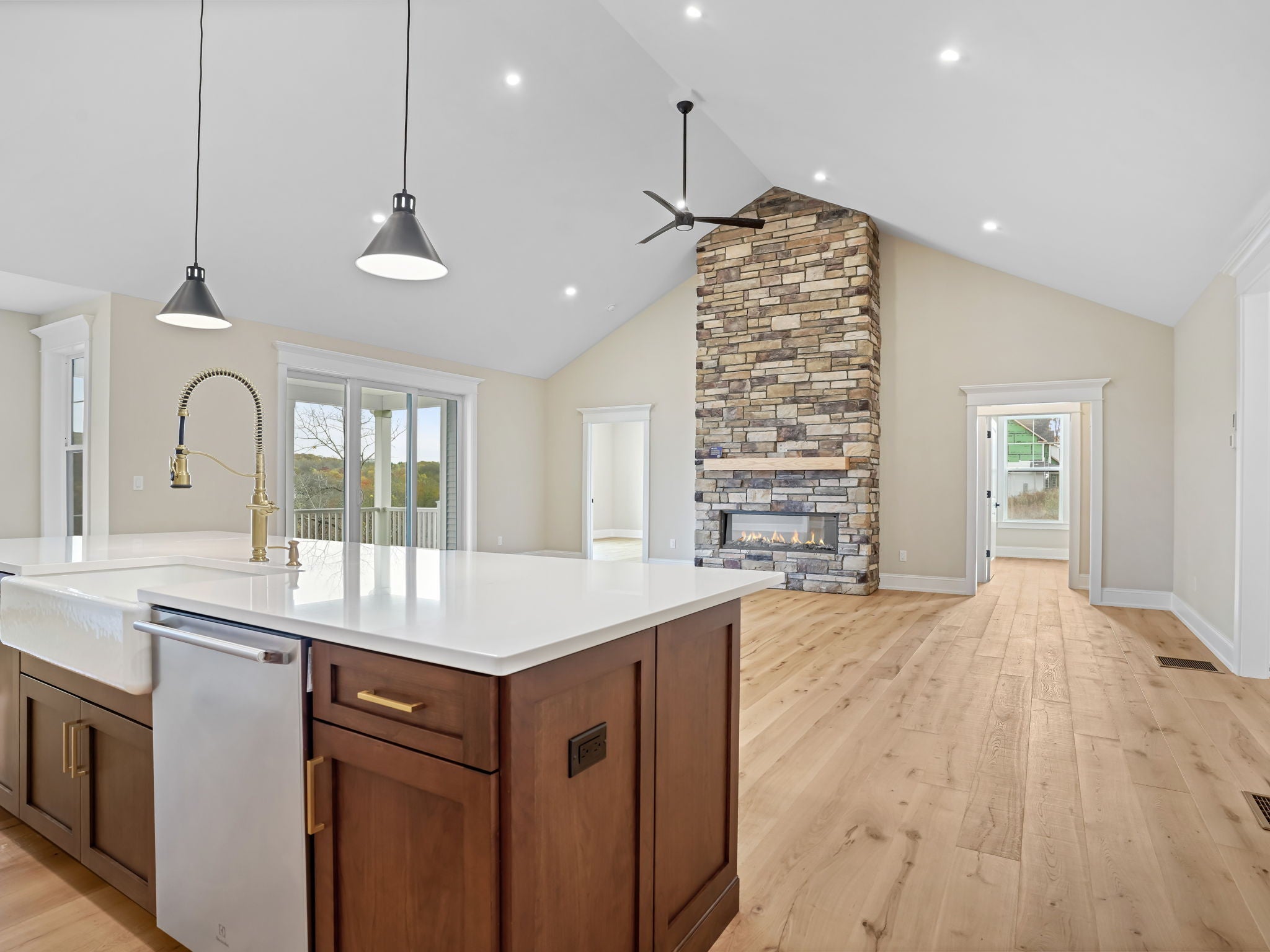 Southbury, Connecticut, 06488, United States, 4 Bedrooms Bedrooms, ,4 BathroomsBathrooms,Residential,Active,1988444