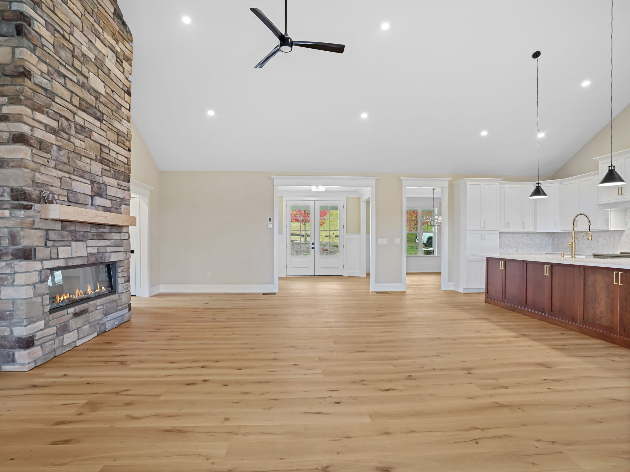 Southbury, Connecticut, 06488, United States, 4 Bedrooms Bedrooms, ,4 BathroomsBathrooms,Residential,Active,1988444