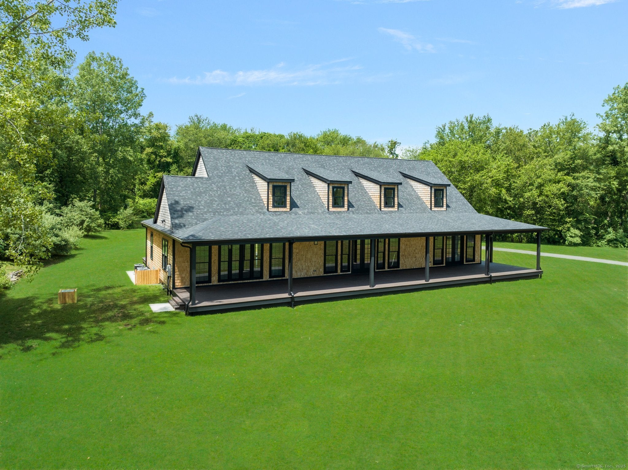 Pomfret, Connecticut, 06259, United States, 4 Bedrooms Bedrooms, ,6 BathroomsBathrooms,Residential,Active,1880189