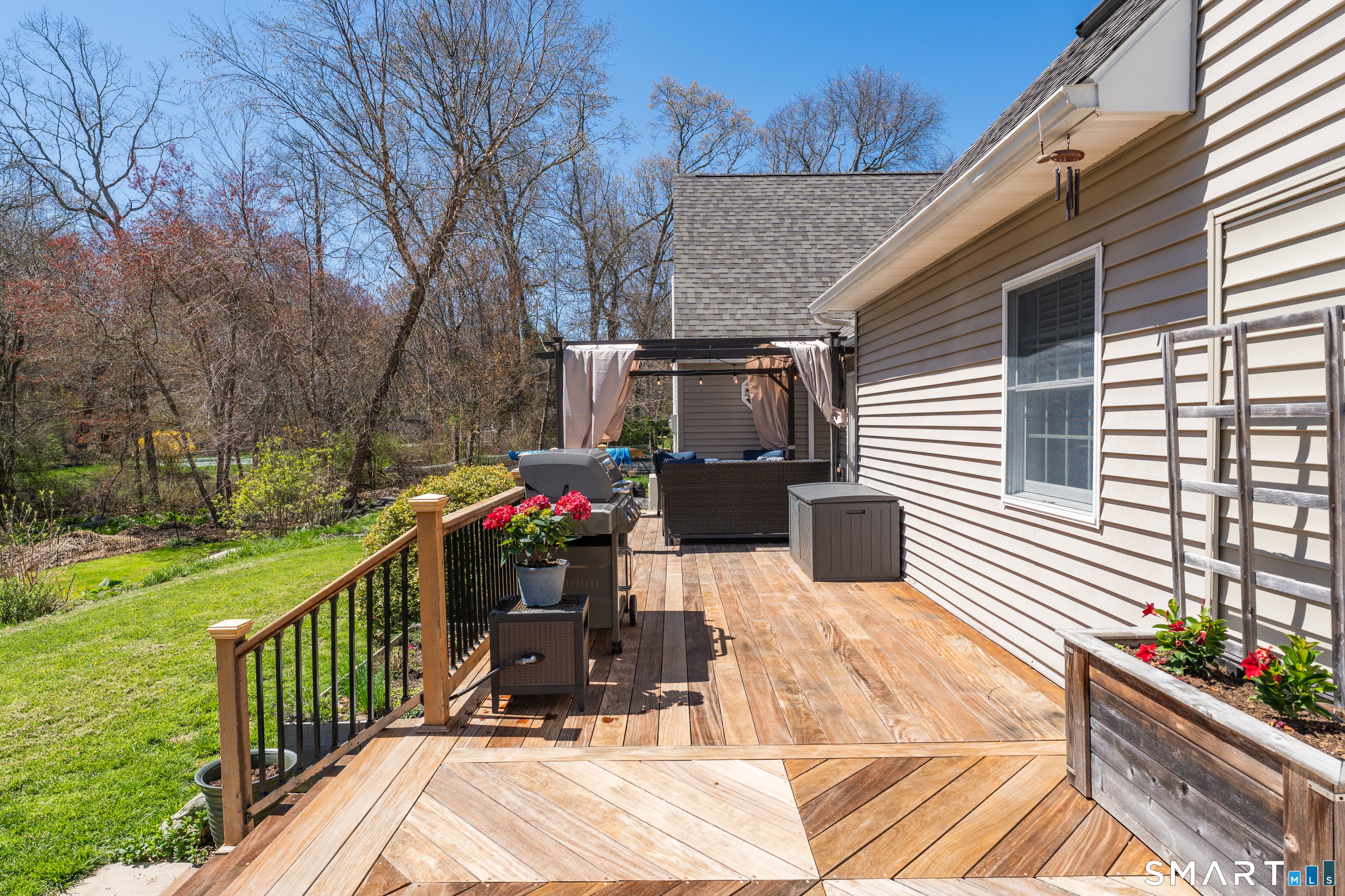 Waterford, Connecticut, 06385, United States, 3 Bedrooms Bedrooms, ,3 BathroomsBathrooms,Residential,Active,2043434