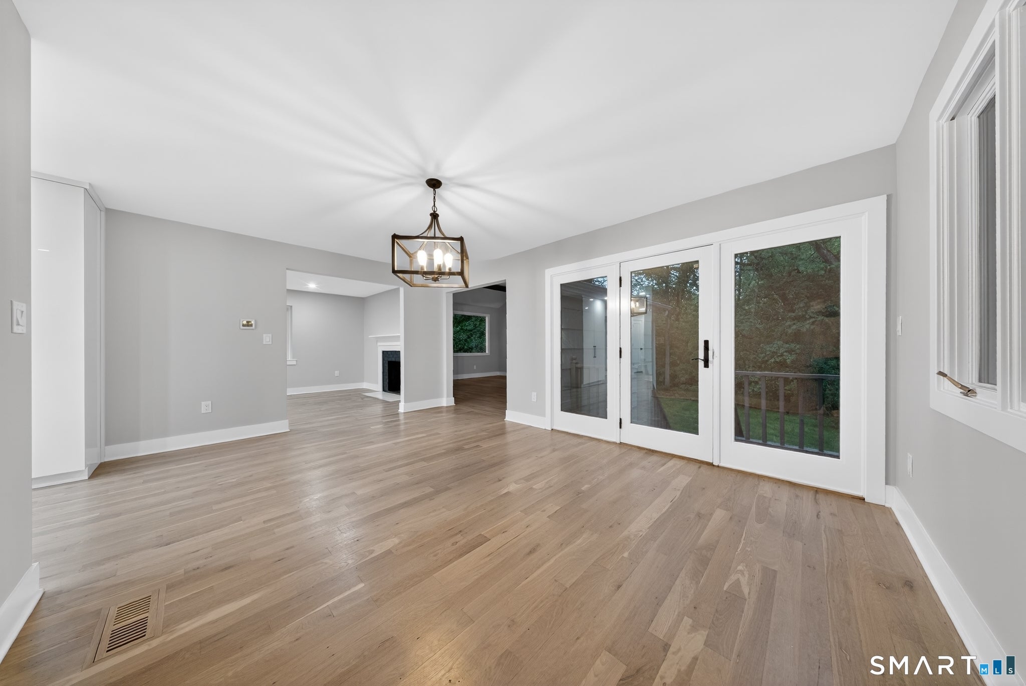 Fairfield, Connecticut, 06824, United States, 5 Bedrooms Bedrooms, ,4 BathroomsBathrooms,Residential,Active,2052052