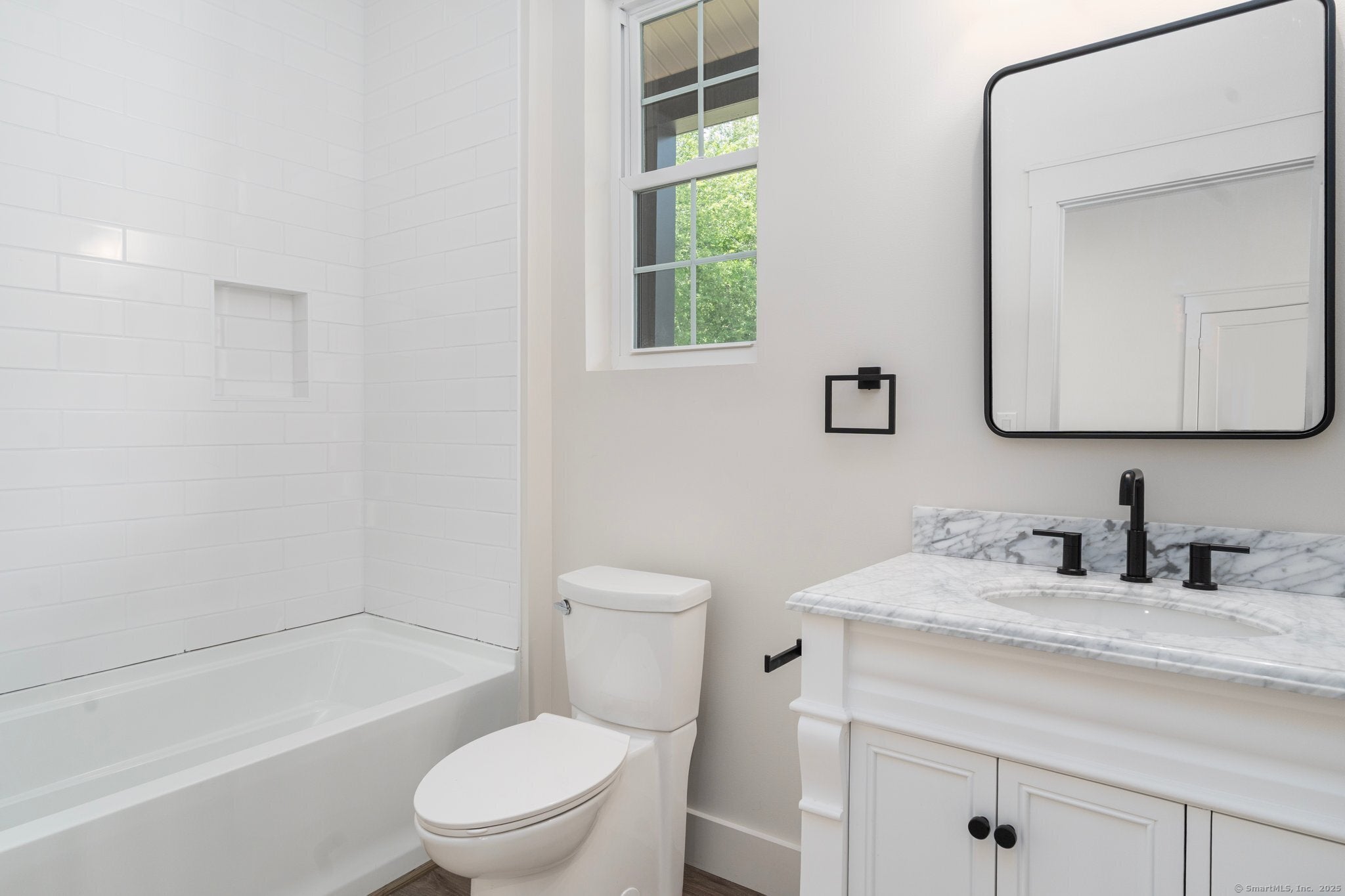 Pomfret, Connecticut, 06259, United States, 4 Bedrooms Bedrooms, ,6 BathroomsBathrooms,Residential,Active,1880189