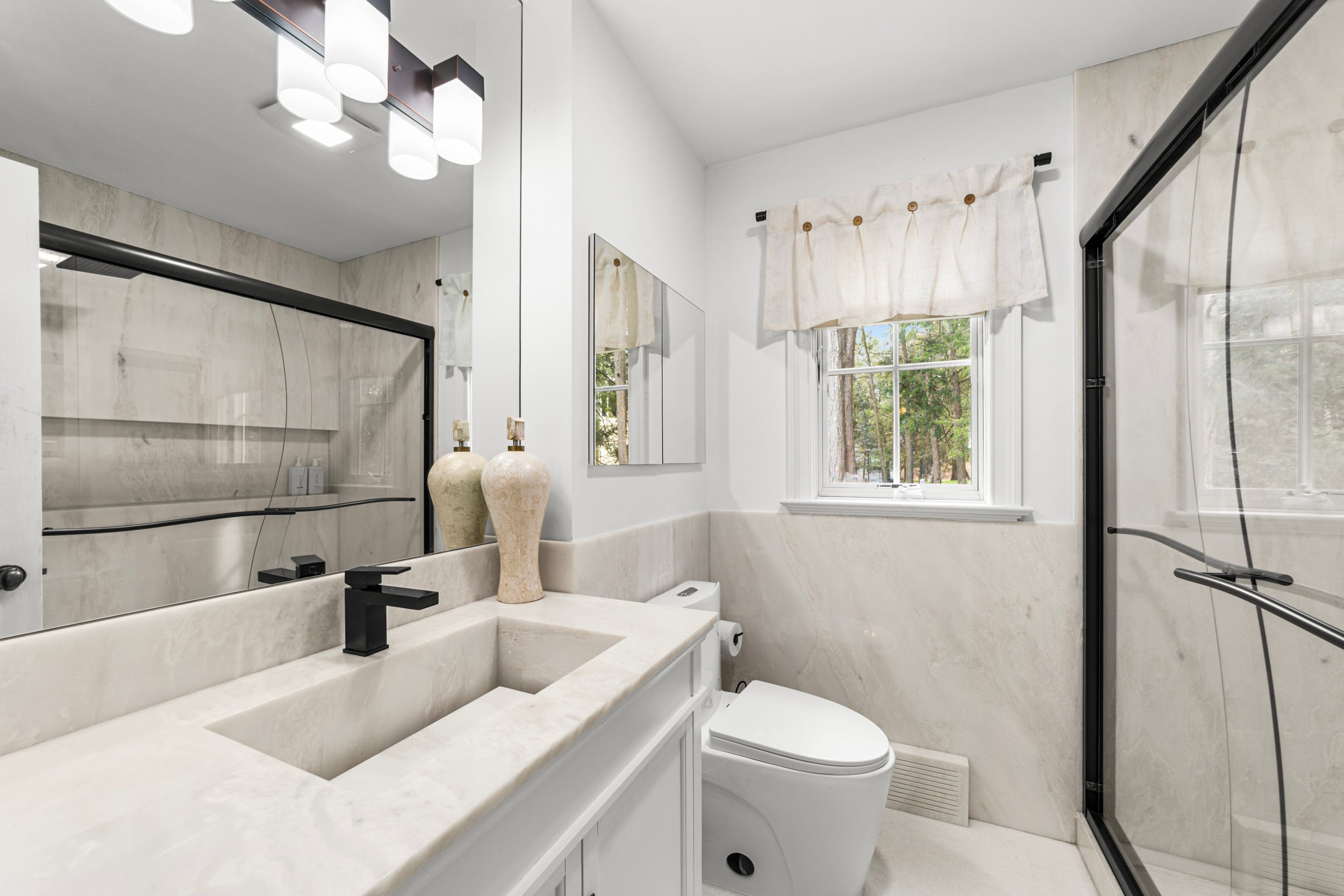 Stamford, Connecticut, 06903, United States, 4 Bedrooms Bedrooms, ,3 BathroomsBathrooms,Residential,Active,1996290