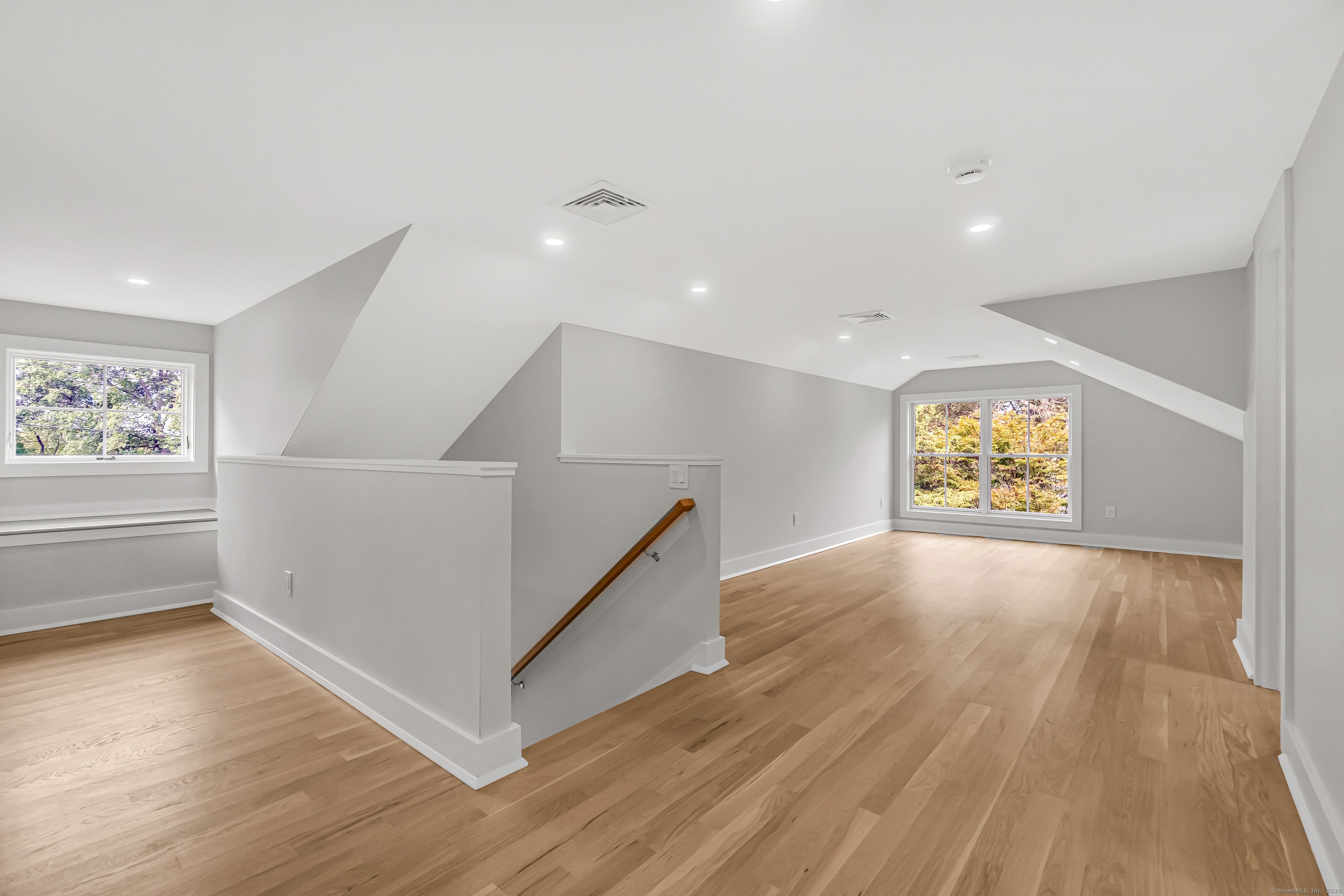 Fairfield, Connecticut, 06825, United States, 4 Bedrooms Bedrooms, ,5 BathroomsBathrooms,Residential,Active,1953660