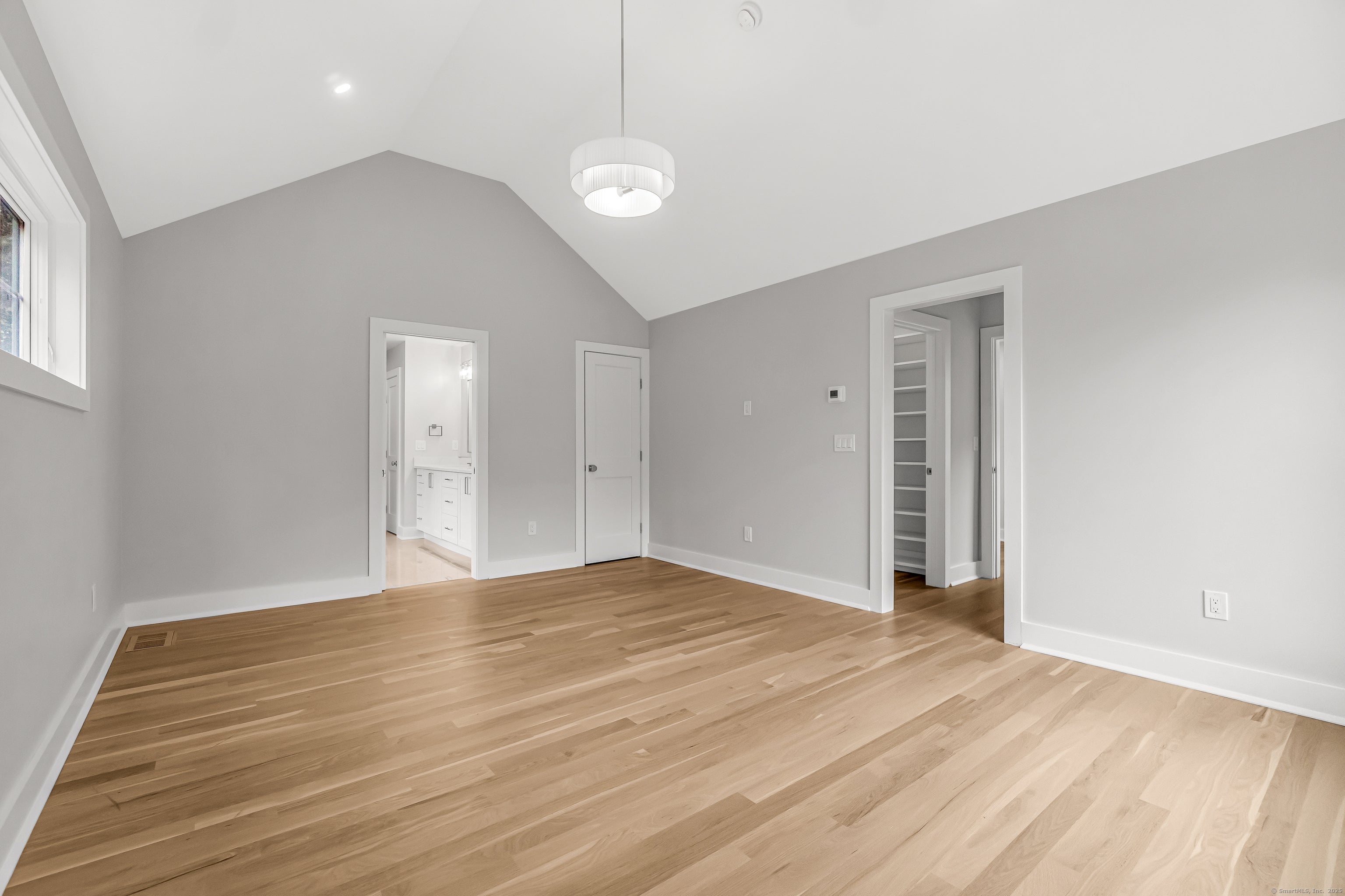 Fairfield, Connecticut, 06825, United States, 4 Bedrooms Bedrooms, ,5 BathroomsBathrooms,Residential,Active,1953660