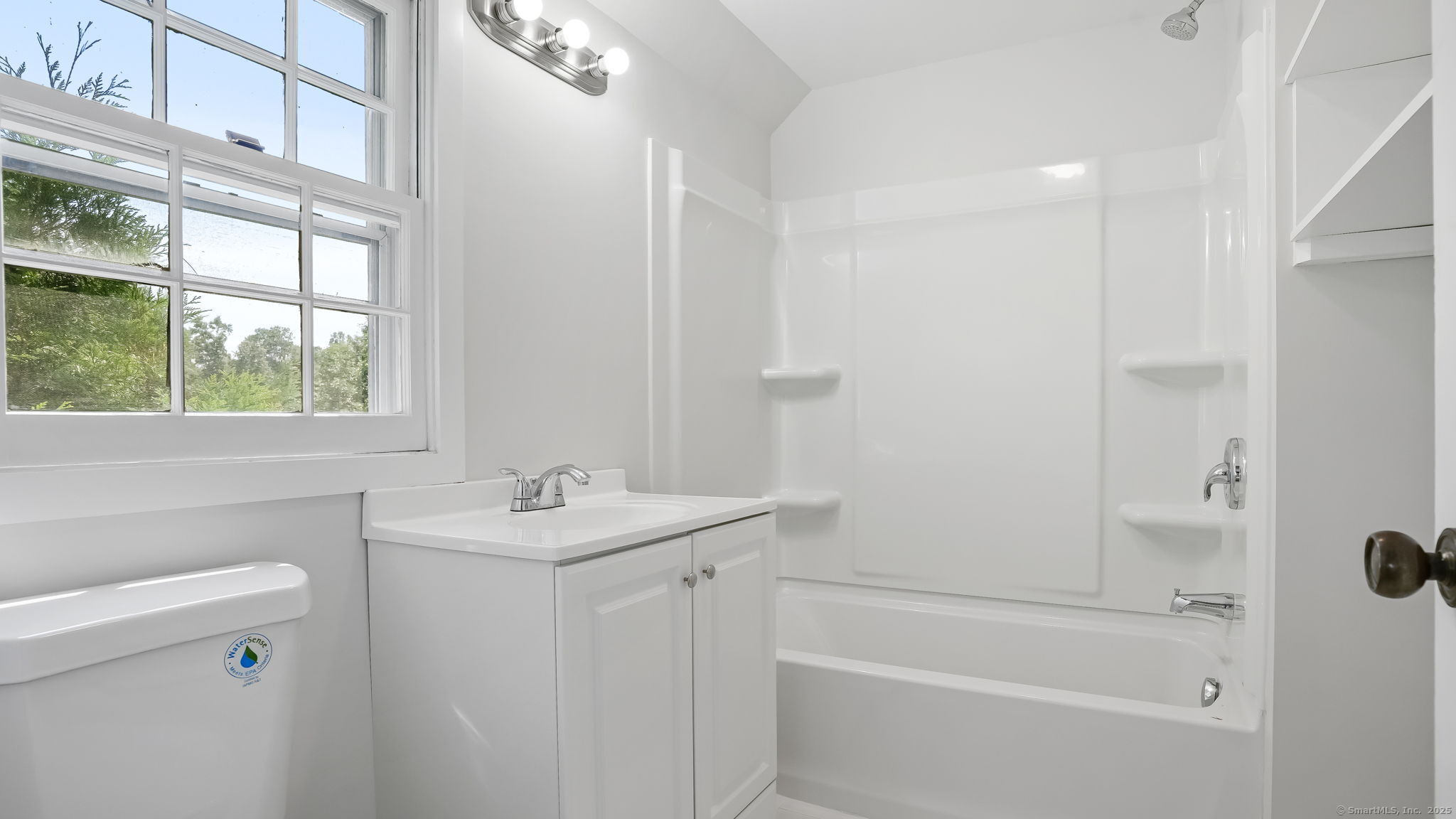 Trumbull, Connecticut, 06611, United States, 6 Bedrooms Bedrooms, ,6 BathroomsBathrooms,Residential,Active,1922320