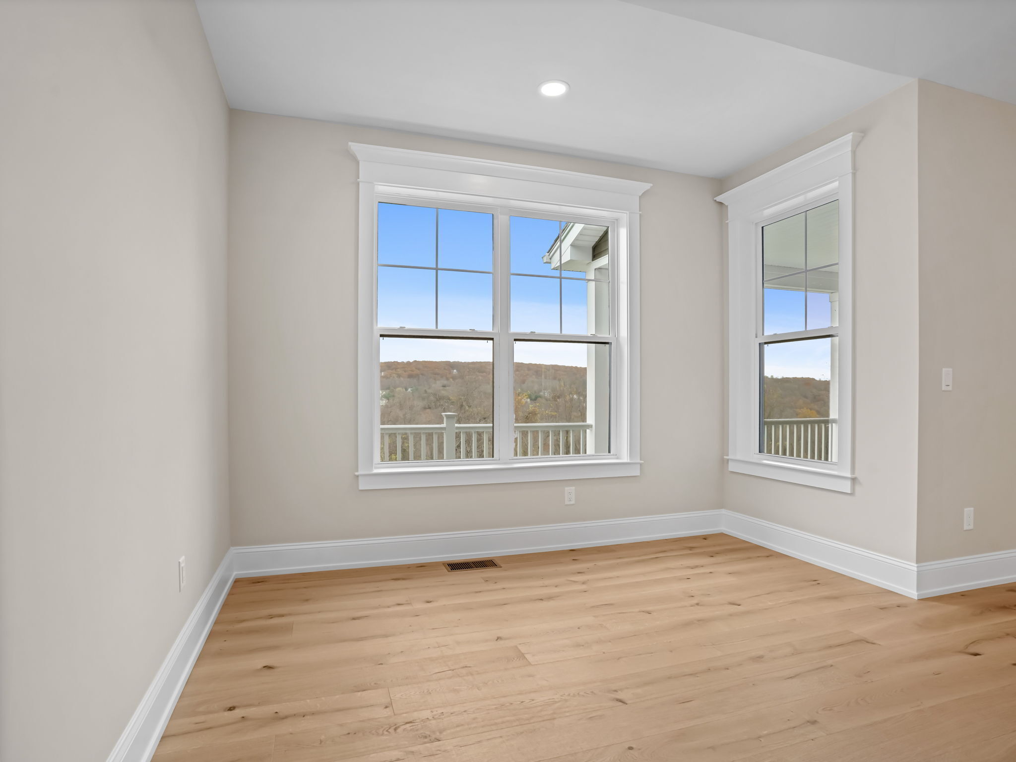 Southbury, Connecticut, 06488, United States, 4 Bedrooms Bedrooms, ,4 BathroomsBathrooms,Residential,Active,1988444