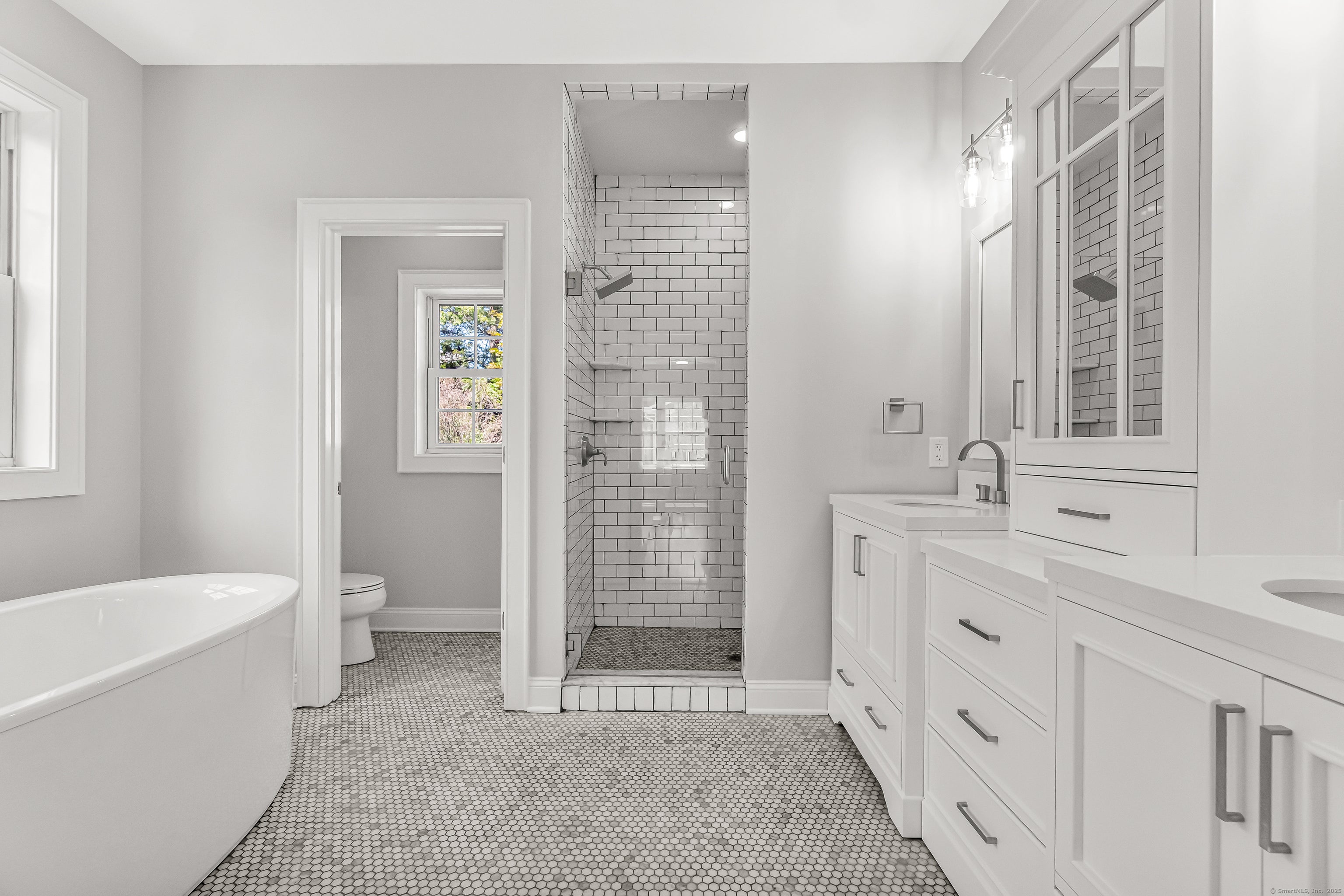 Fairfield, Connecticut, 06890, United States, 4 Bedrooms Bedrooms, ,3 BathroomsBathrooms,Residential,Active,2009390