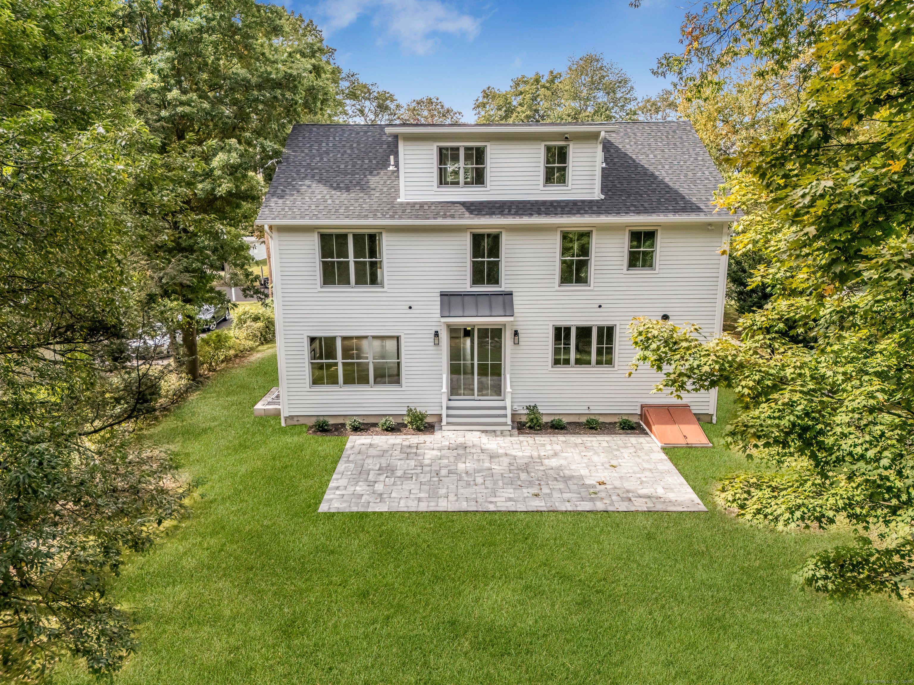 Fairfield, Connecticut, 06825, United States, 4 Bedrooms Bedrooms, ,5 BathroomsBathrooms,Residential,Active,1953660