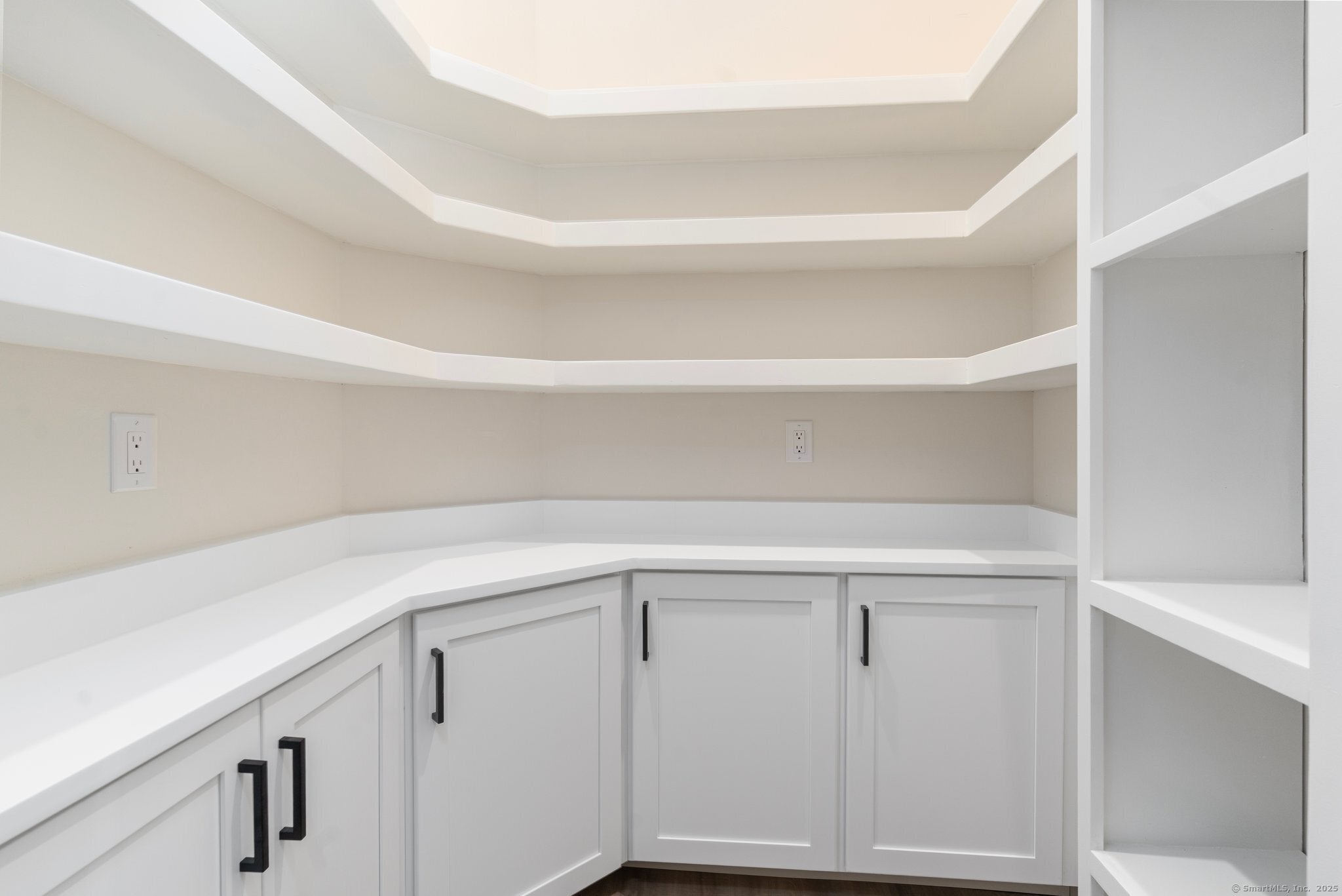 Pomfret, Connecticut, 06259, United States, 4 Bedrooms Bedrooms, ,6 BathroomsBathrooms,Residential,Active,1880189