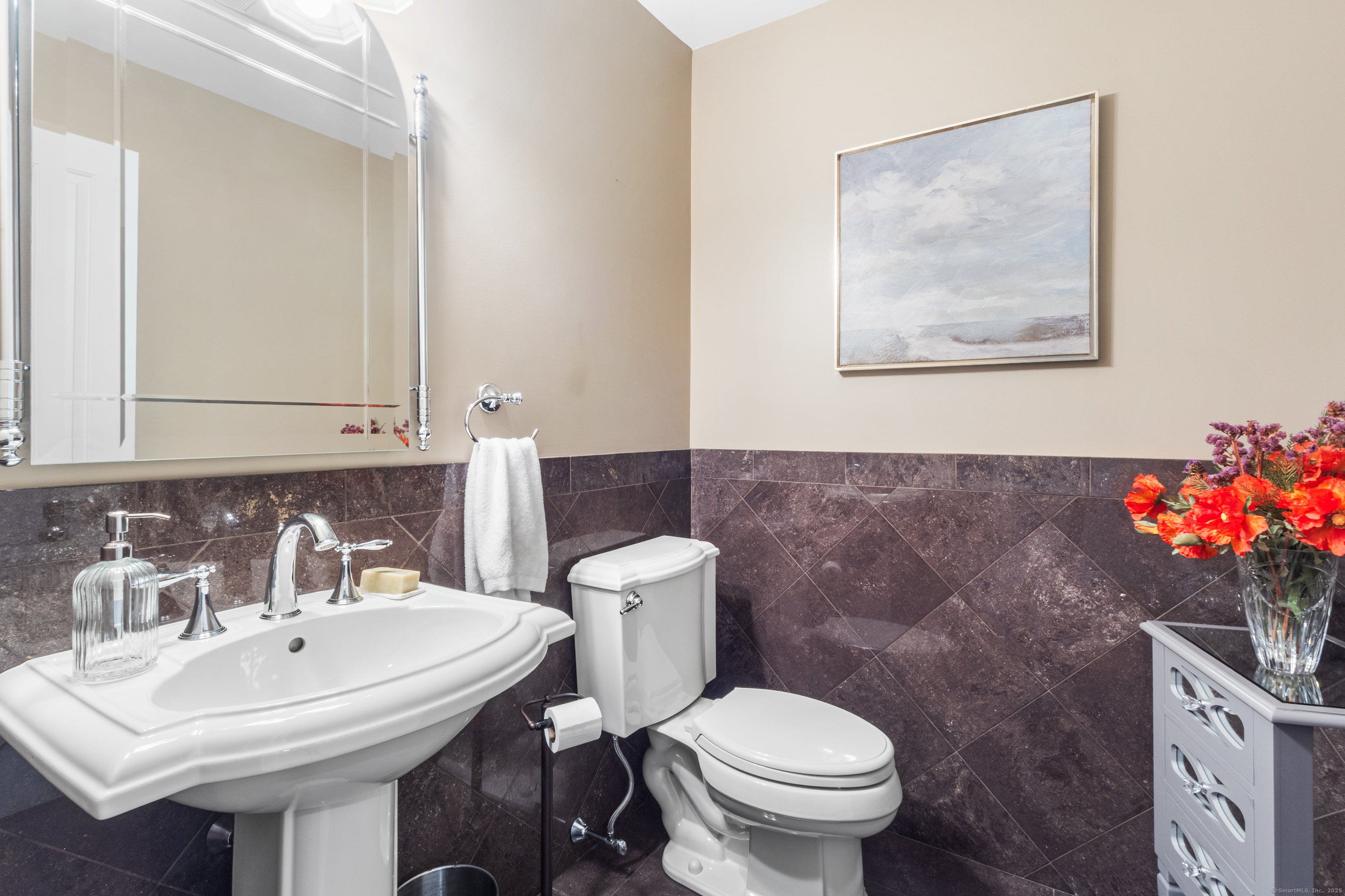 Waterford, Connecticut, 06385, United States, 4 Bedrooms Bedrooms, ,6 BathroomsBathrooms,Residential,Active,1963254