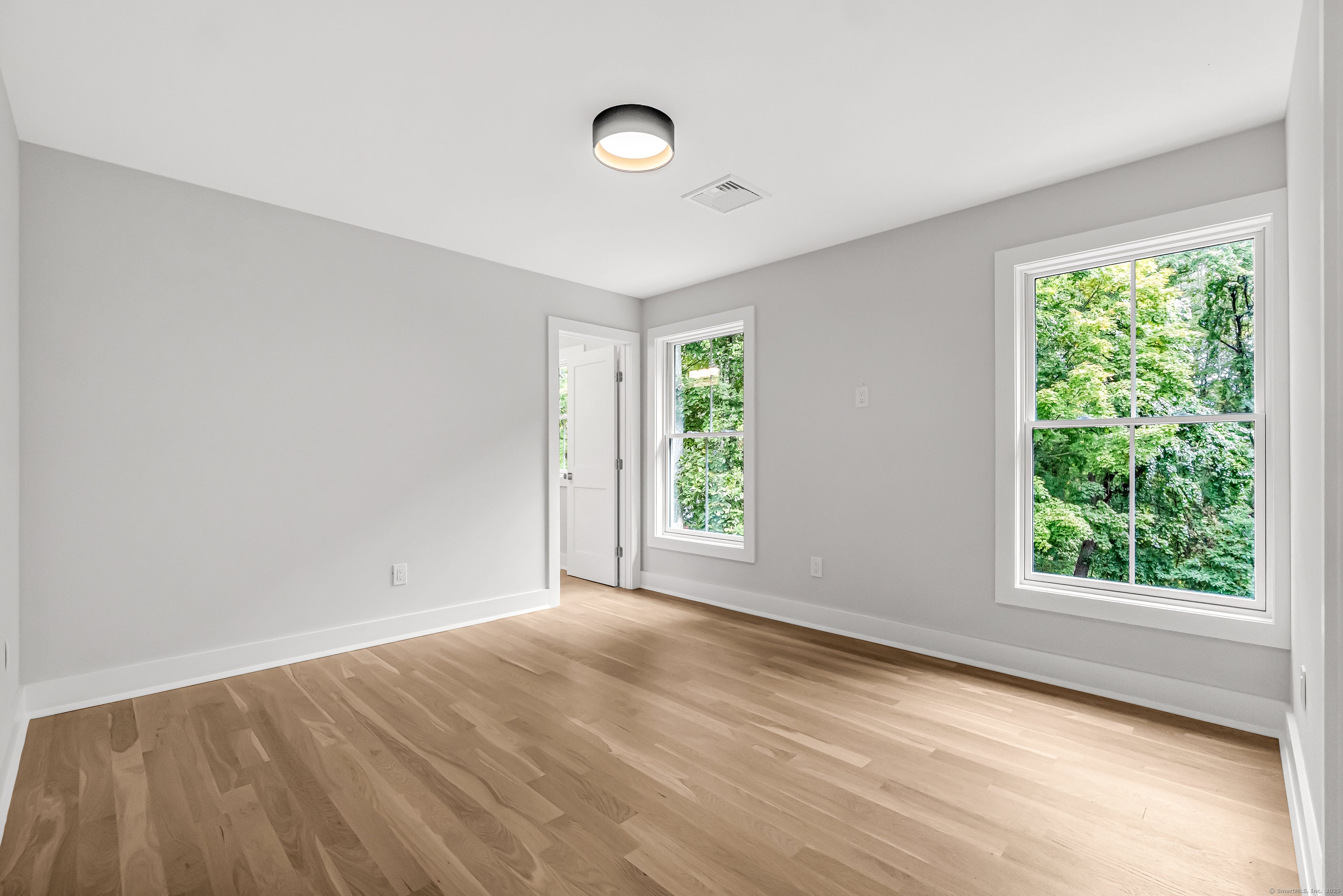 Fairfield, Connecticut, 06825, United States, 4 Bedrooms Bedrooms, ,5 BathroomsBathrooms,Residential,Active,1953660