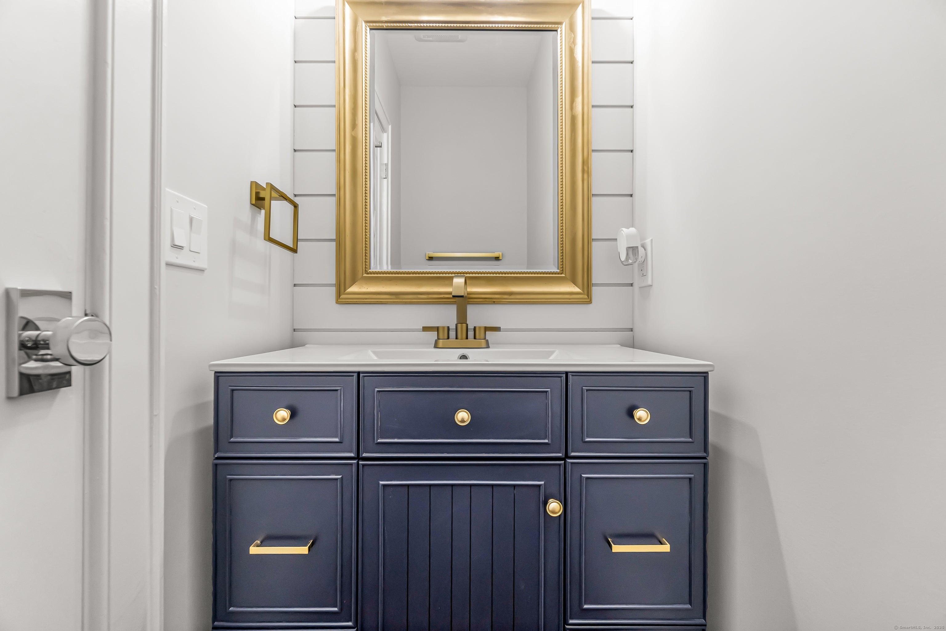 Fairfield, Connecticut, 06890, United States, 4 Bedrooms Bedrooms, ,3 BathroomsBathrooms,Residential,Active,2009390