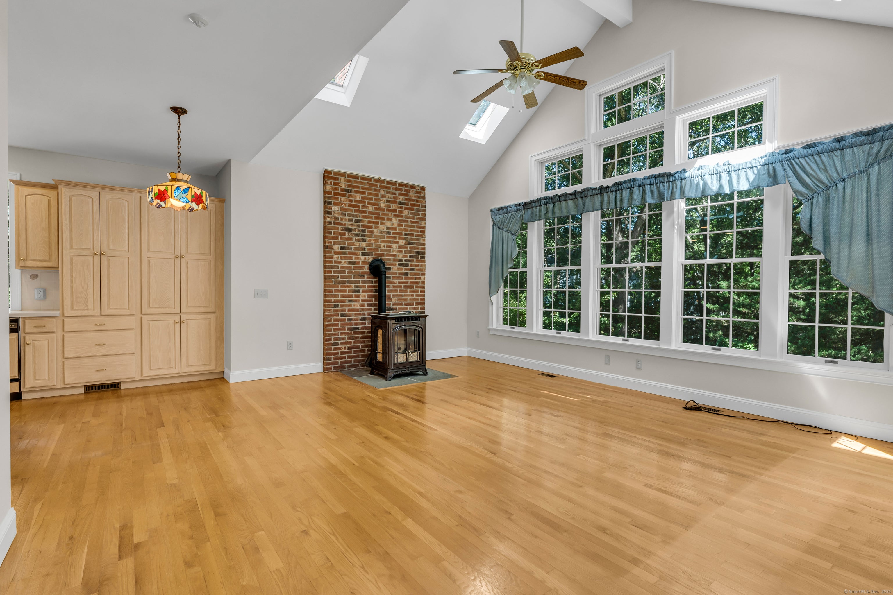 Old Lyme, Connecticut, 06371, United States, 3 Bedrooms Bedrooms, ,5 BathroomsBathrooms,Residential,Active,1944260