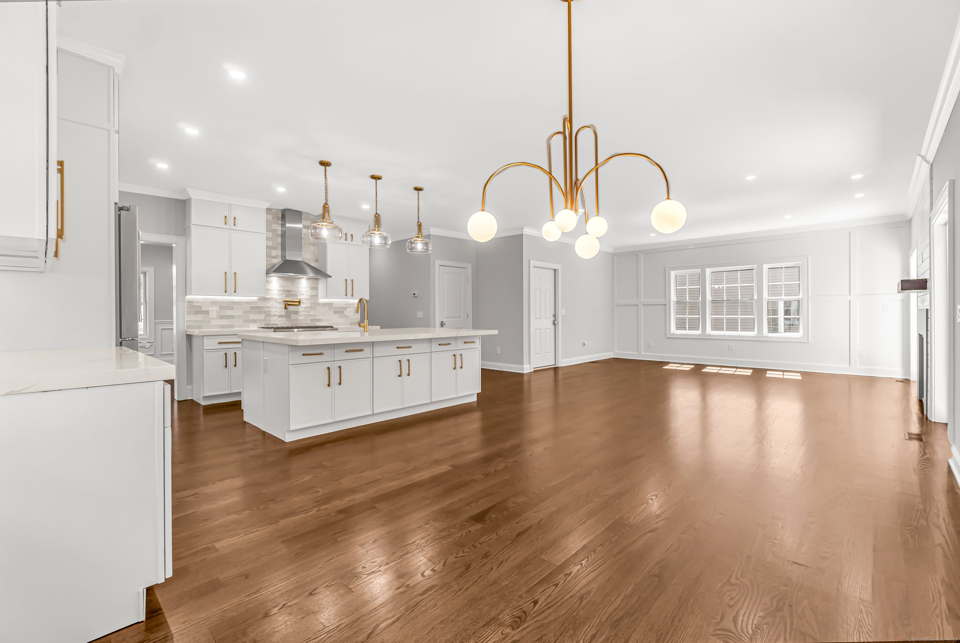 Fairfield, Connecticut, 06890, United States, 4 Bedrooms Bedrooms, ,3 BathroomsBathrooms,Residential,Active,2009390