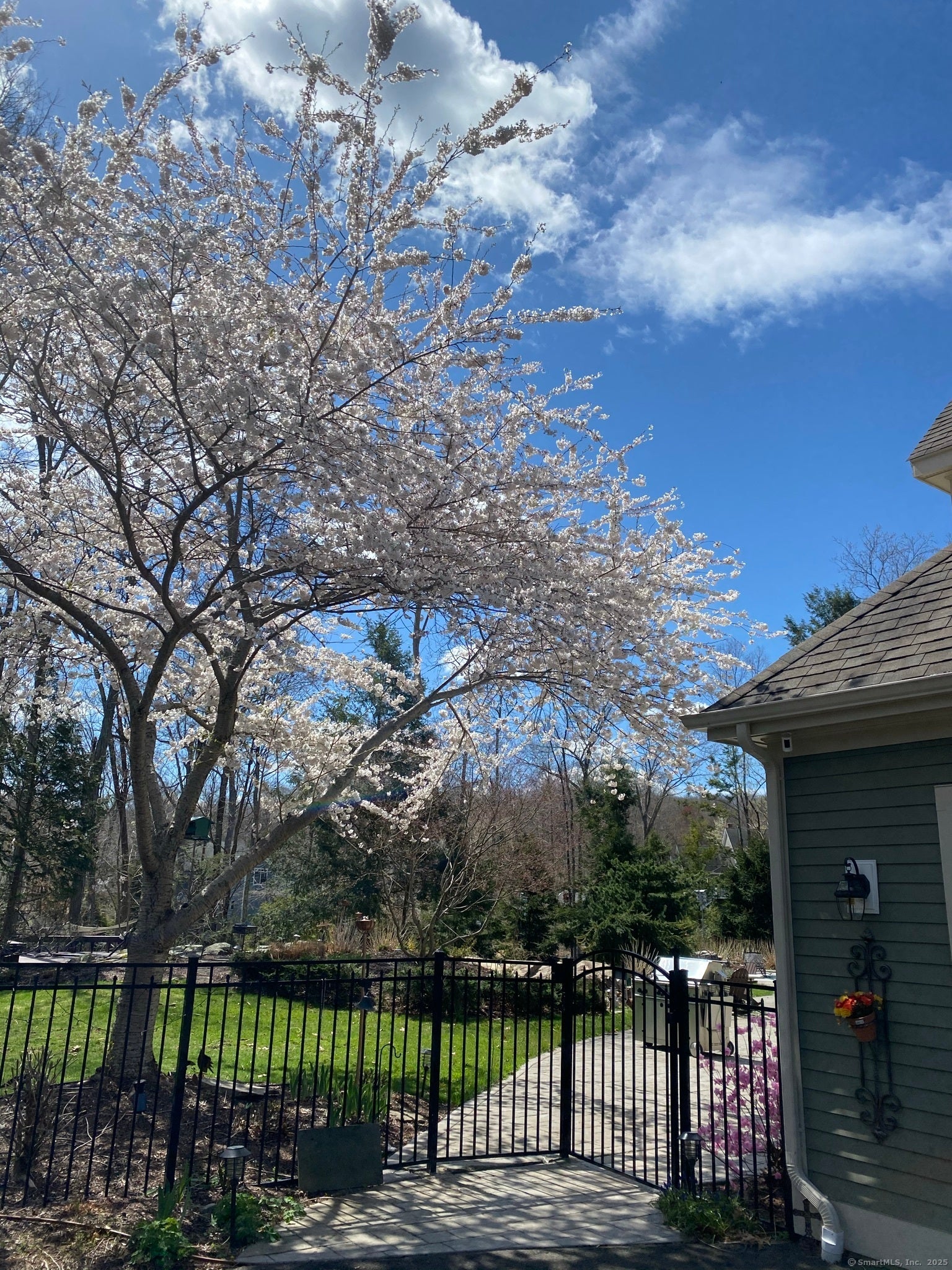 Newtown, Connecticut, 06482, United States, 4 Bedrooms Bedrooms, ,4 BathroomsBathrooms,Residential,Active,1934769
