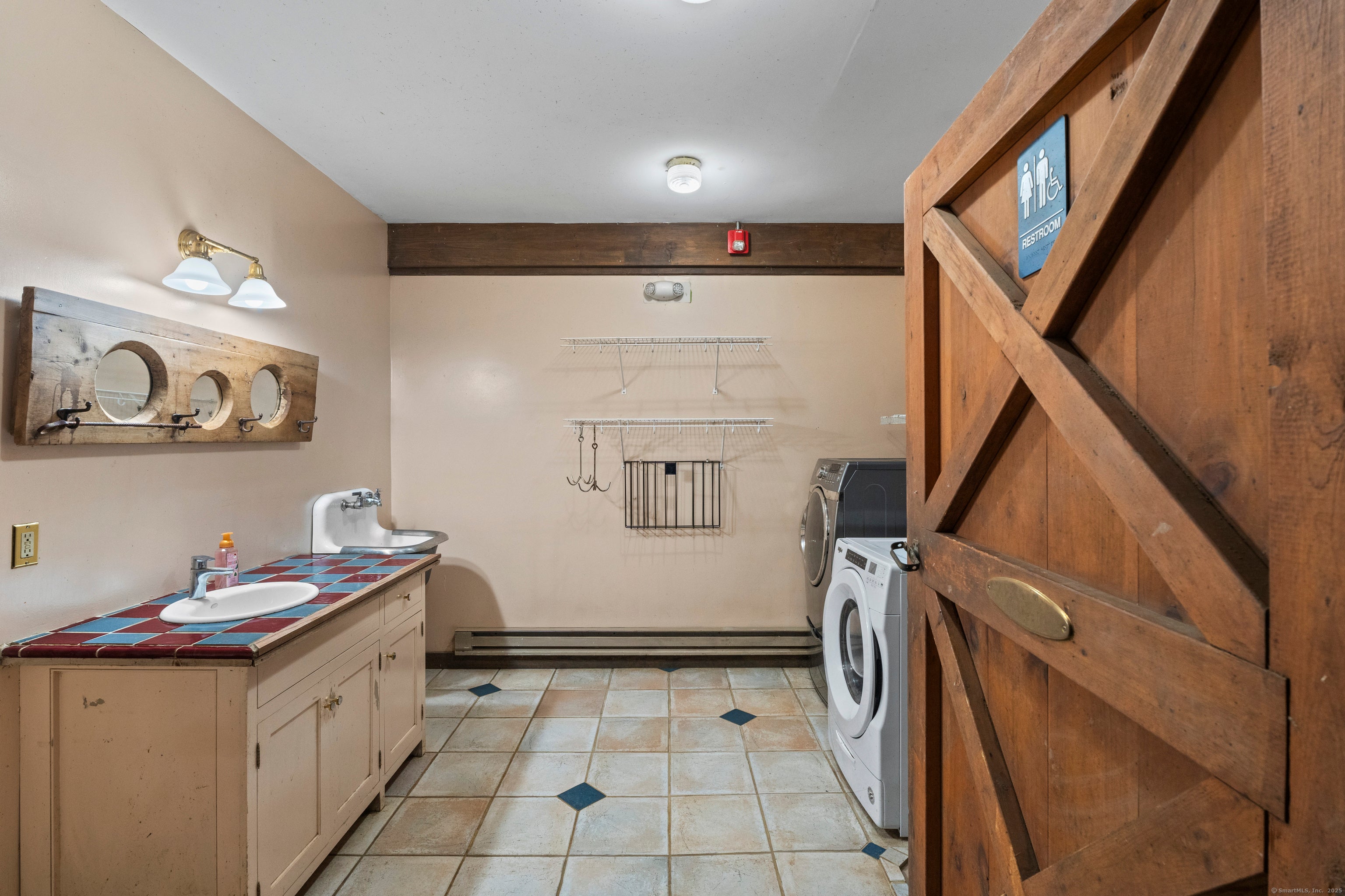 Roxbury, Connecticut, 06783, United States, 3 Bedrooms Bedrooms, ,2 BathroomsBathrooms,Residential,Active,2007143