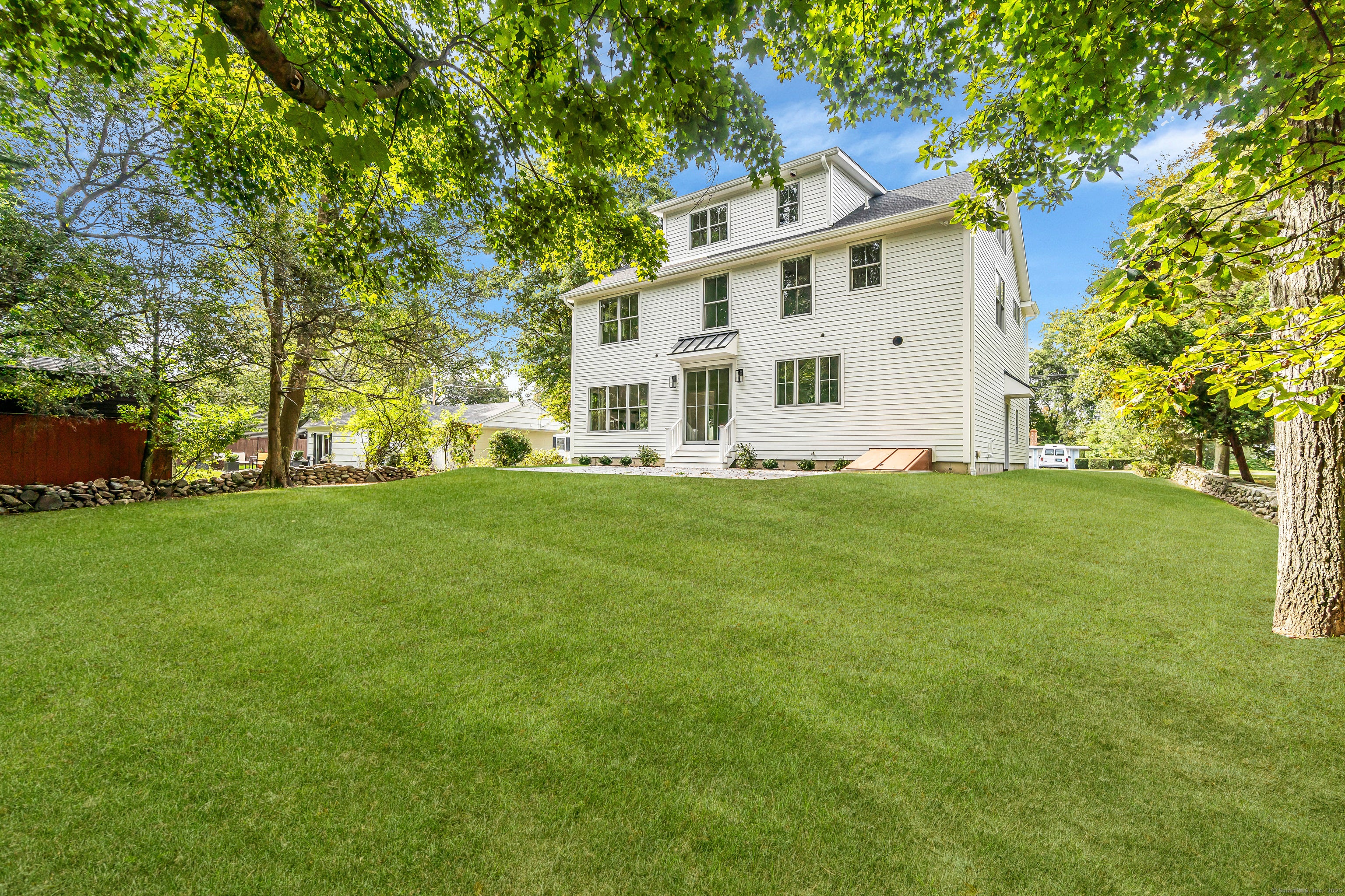 Fairfield, Connecticut, 06825, United States, 4 Bedrooms Bedrooms, ,5 BathroomsBathrooms,Residential,Active,1953660
