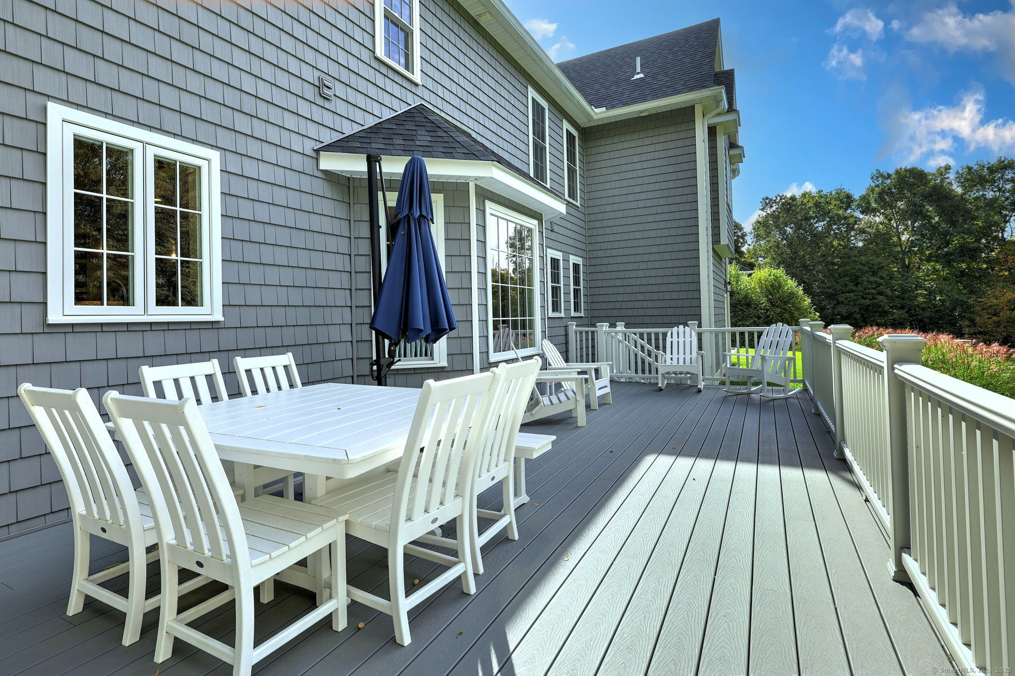 Trumbull, Connecticut, 06611, United States, 5 Bedrooms Bedrooms, ,6 BathroomsBathrooms,Residential,Active,1965800