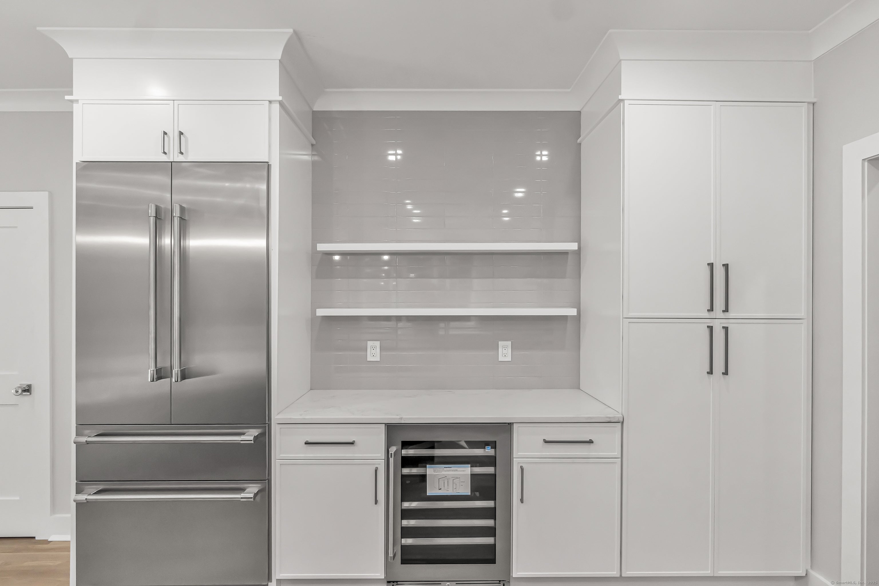 Fairfield, Connecticut, 06825, United States, 4 Bedrooms Bedrooms, ,5 BathroomsBathrooms,Residential,Active,1953660