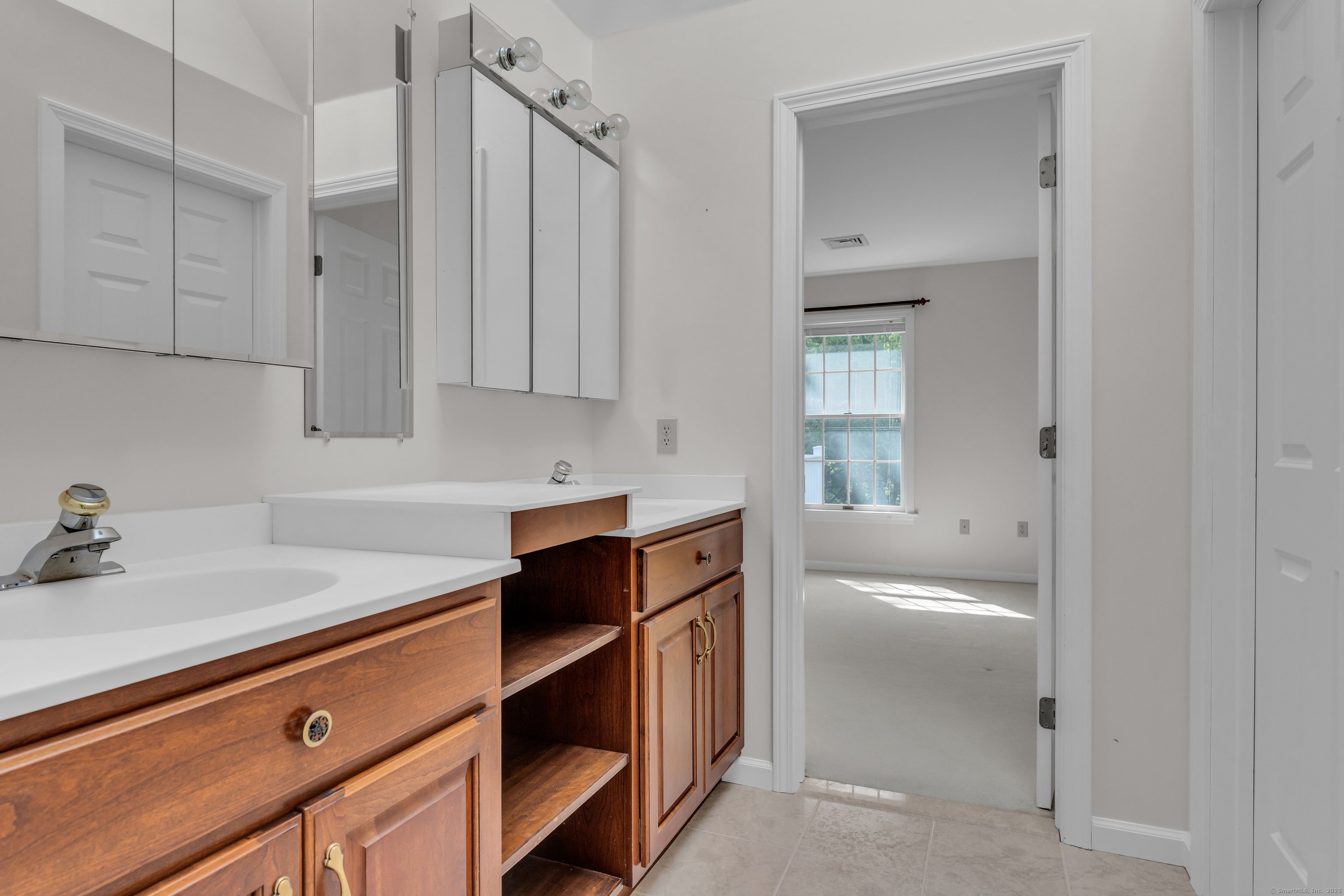 Old Lyme, Connecticut, 06371, United States, 3 Bedrooms Bedrooms, ,5 BathroomsBathrooms,Residential,Active,1944260