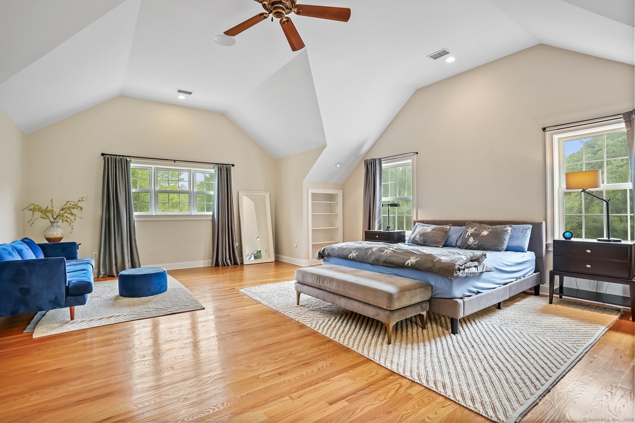 Woodbridge, Connecticut, 06525, United States, 4 Bedrooms Bedrooms, ,5 BathroomsBathrooms,Residential,Active,1849525