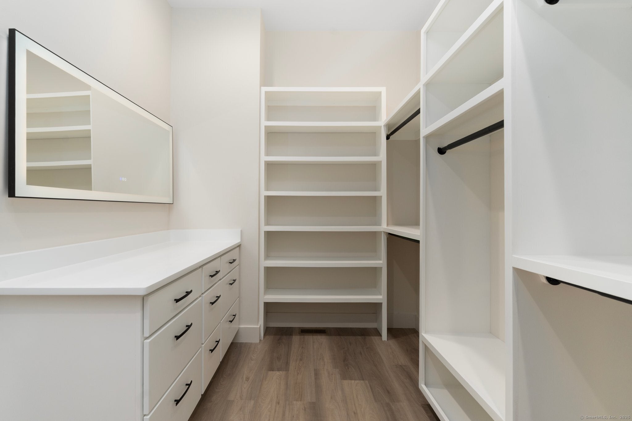 Pomfret, Connecticut, 06259, United States, 4 Bedrooms Bedrooms, ,6 BathroomsBathrooms,Residential,Active,1880189