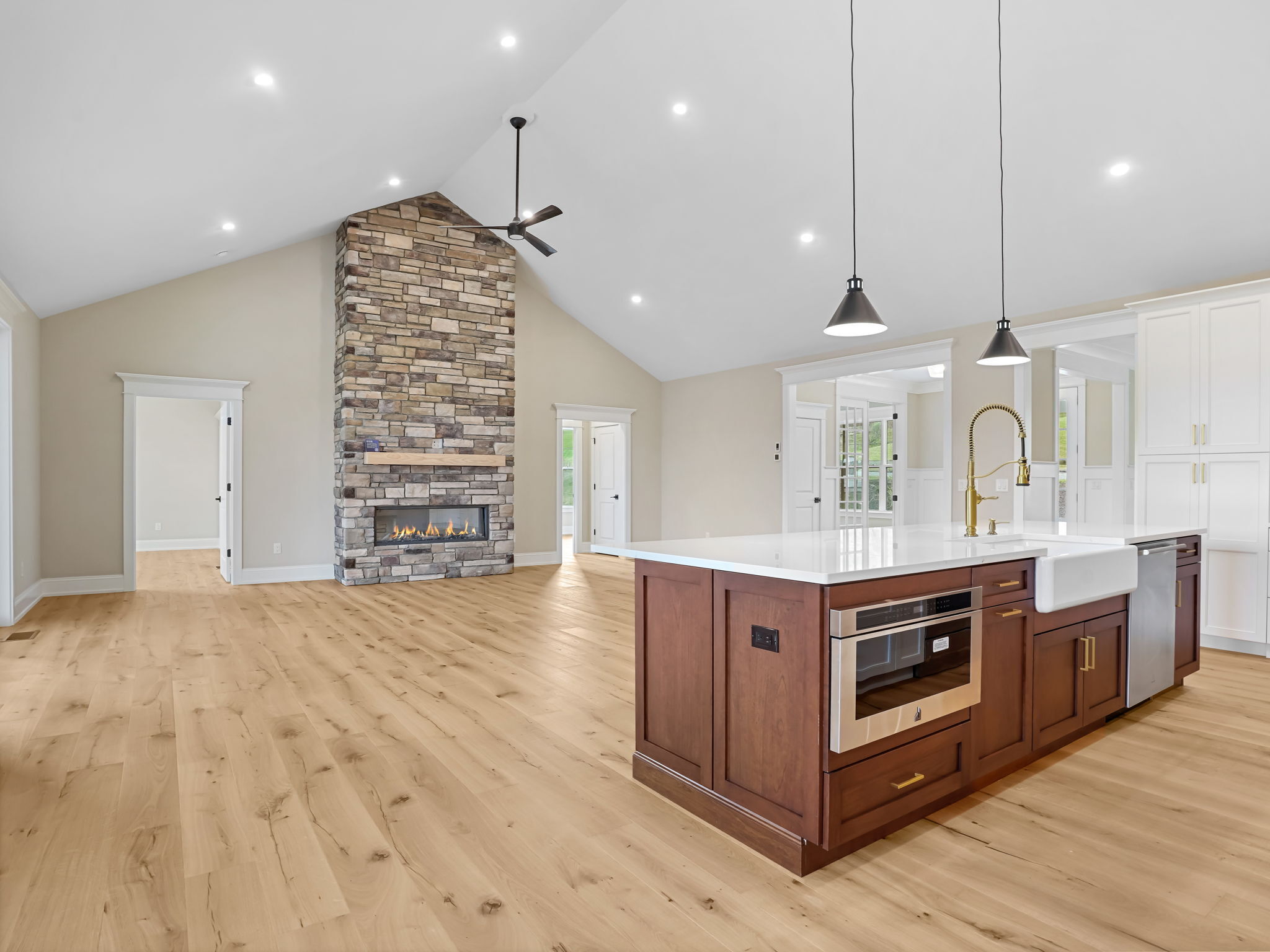 Southbury, Connecticut, 06488, United States, 4 Bedrooms Bedrooms, ,4 BathroomsBathrooms,Residential,Active,1988444