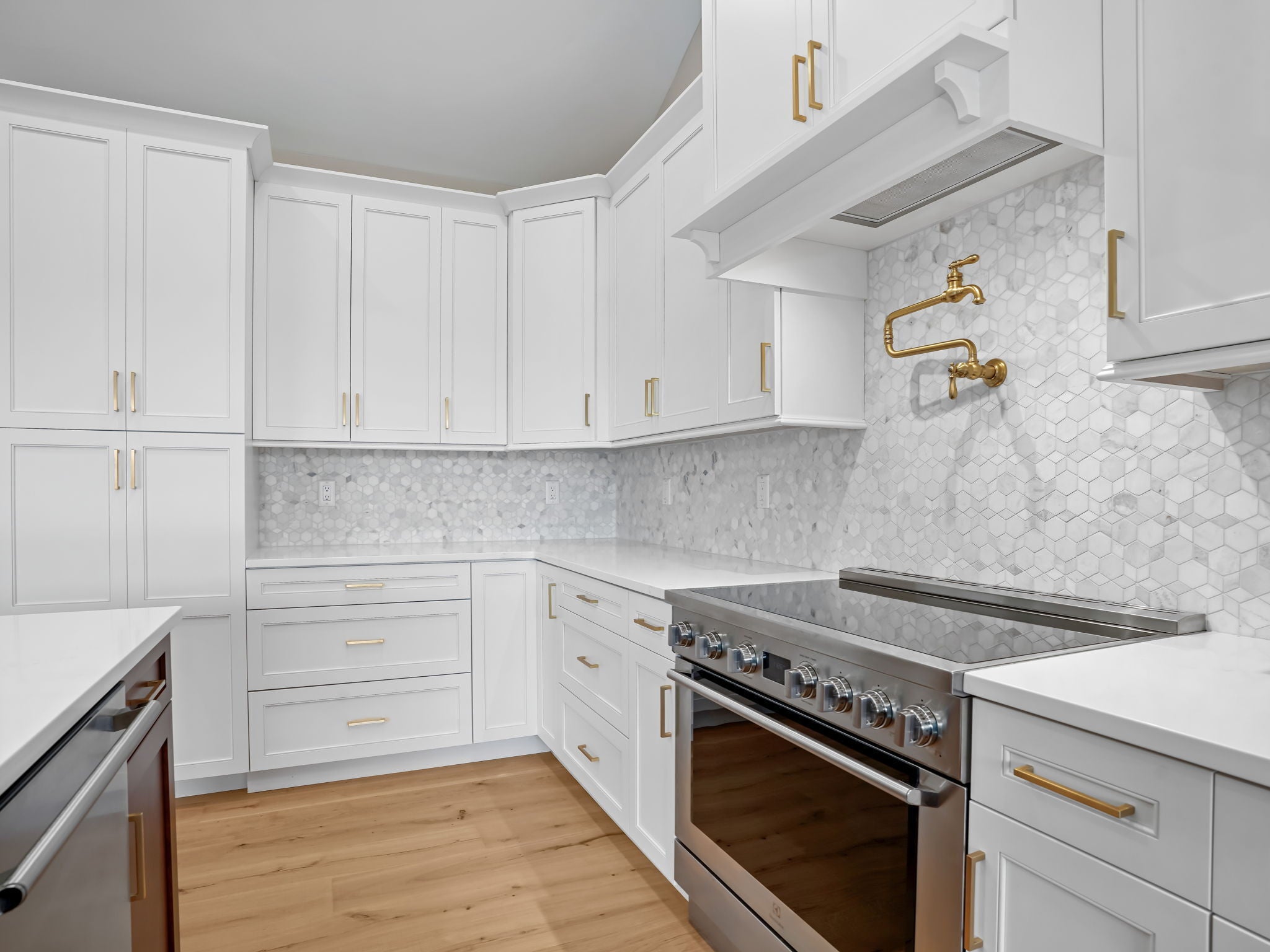 Southbury, Connecticut, 06488, United States, 4 Bedrooms Bedrooms, ,4 BathroomsBathrooms,Residential,Active,1988444