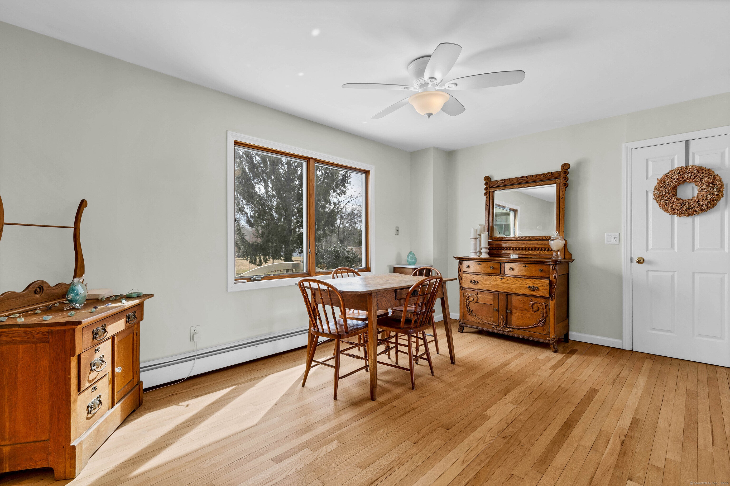 Groton, Connecticut, 06340, United States, 5 Bedrooms Bedrooms, ,5 BathroomsBathrooms,Residential,Active,1849560