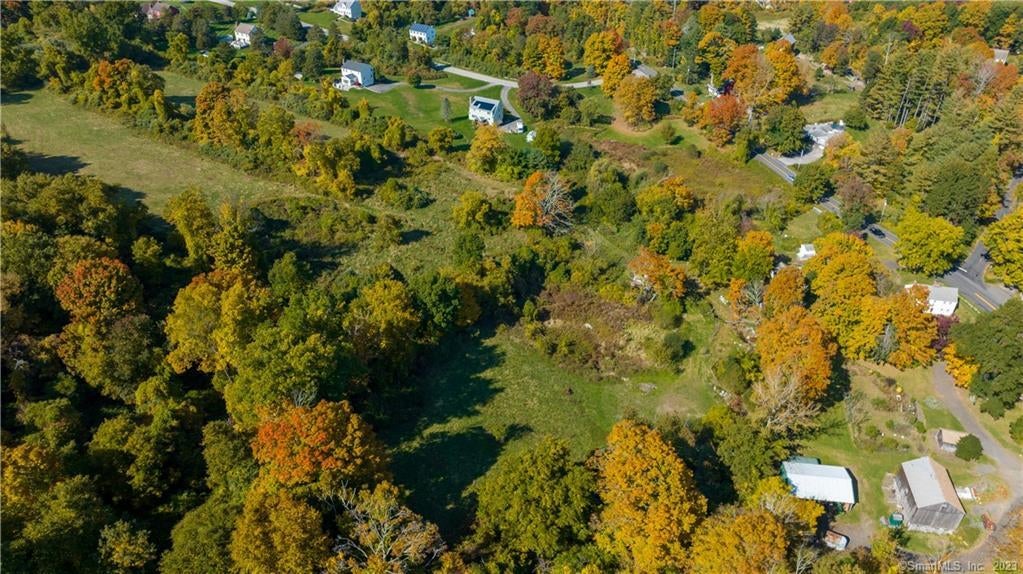 Newtown, Connecticut, 06470, United States, 3 Bedrooms Bedrooms, ,2 BathroomsBathrooms,Residential,Active,1967111