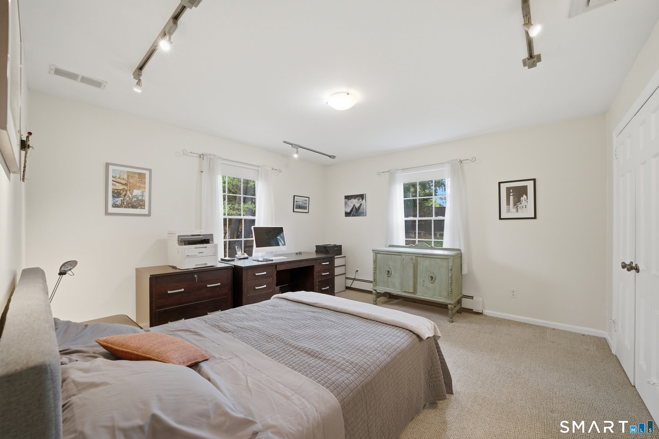 Stamford, Connecticut, 06902, United States, 4 Bedrooms Bedrooms, ,4 BathroomsBathrooms,Residential,Active,2042685