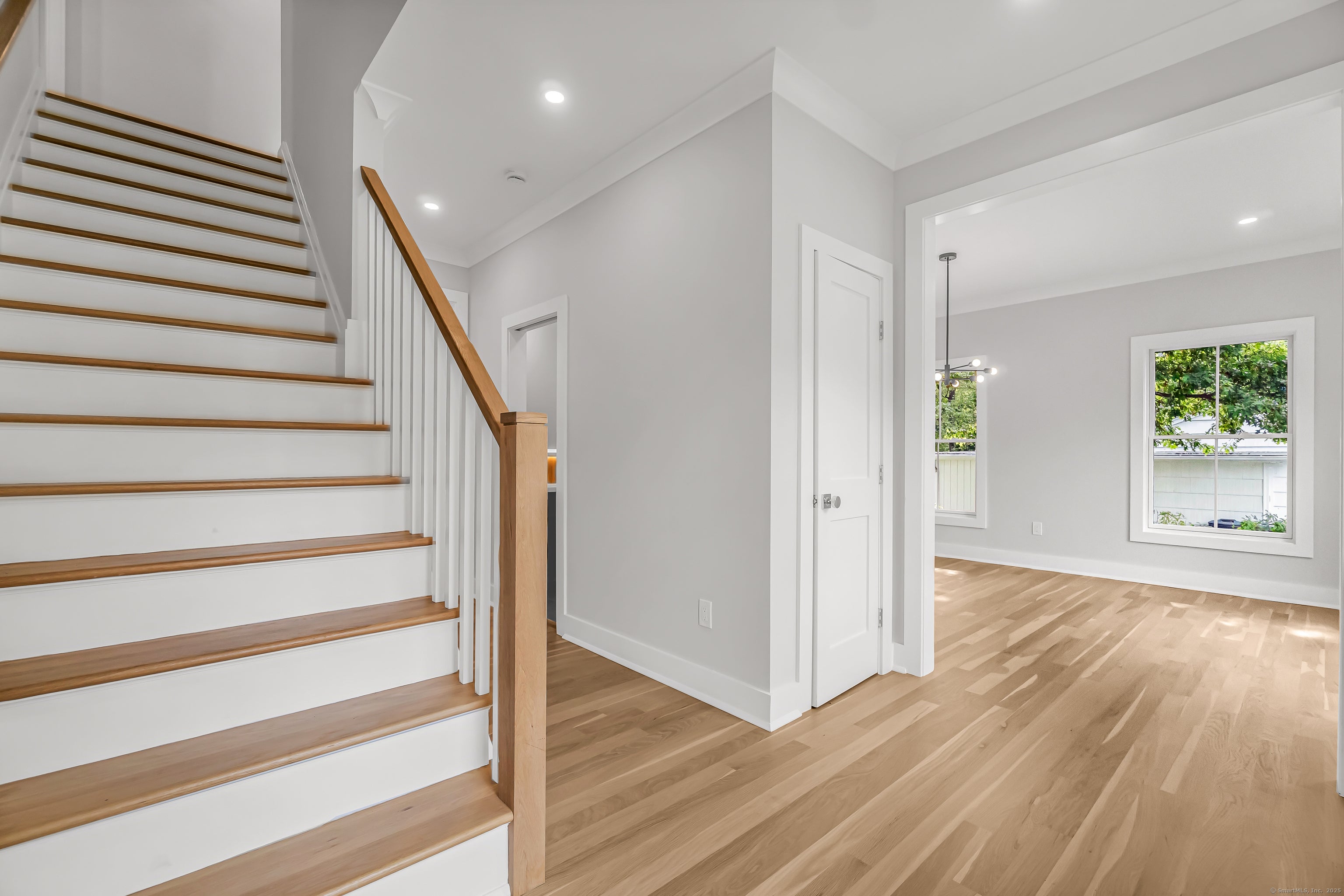 Fairfield, Connecticut, 06825, United States, 4 Bedrooms Bedrooms, ,5 BathroomsBathrooms,Residential,Active,1953660