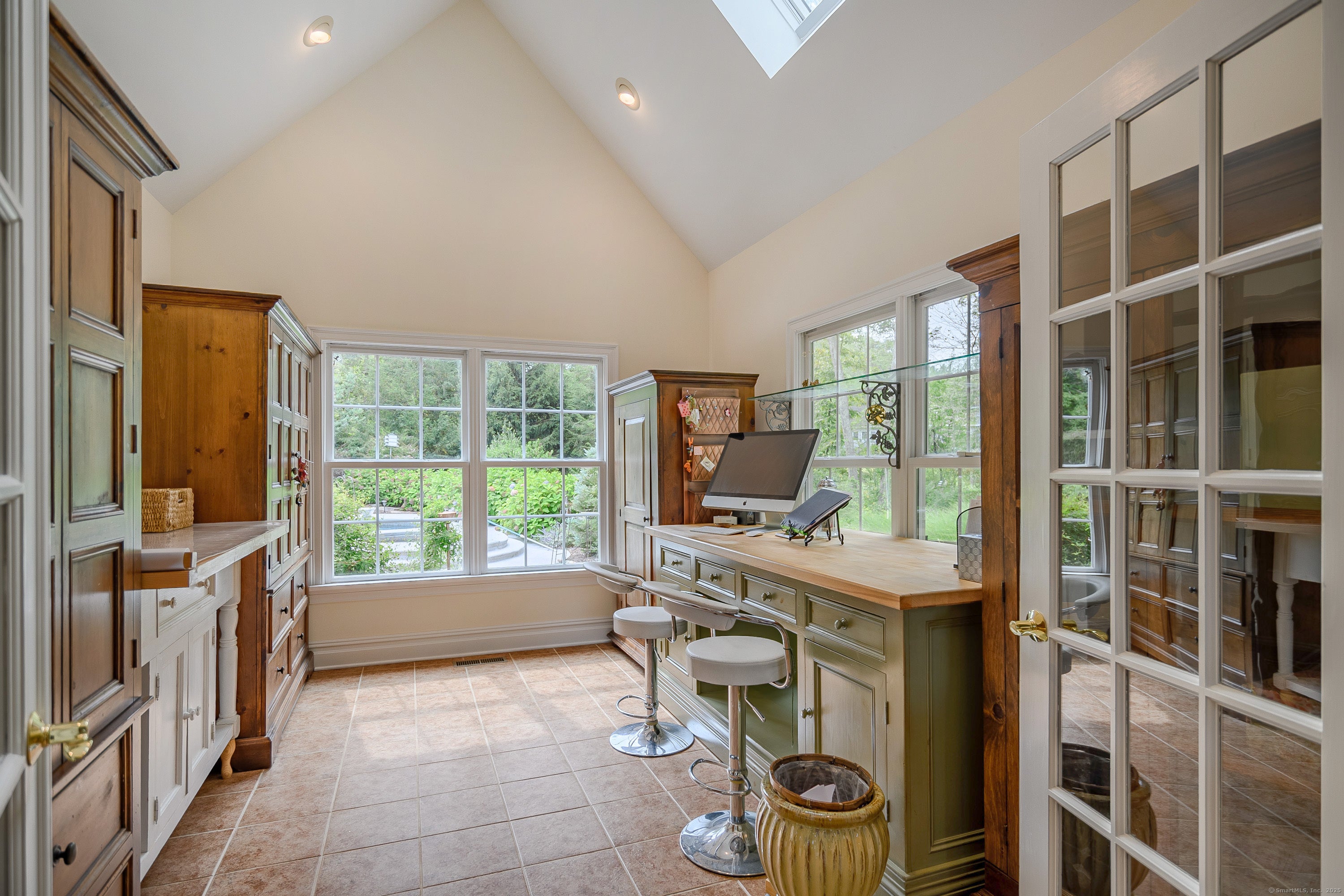 Newtown, Connecticut, 06482, United States, 4 Bedrooms Bedrooms, ,4 BathroomsBathrooms,Residential,Active,1934769