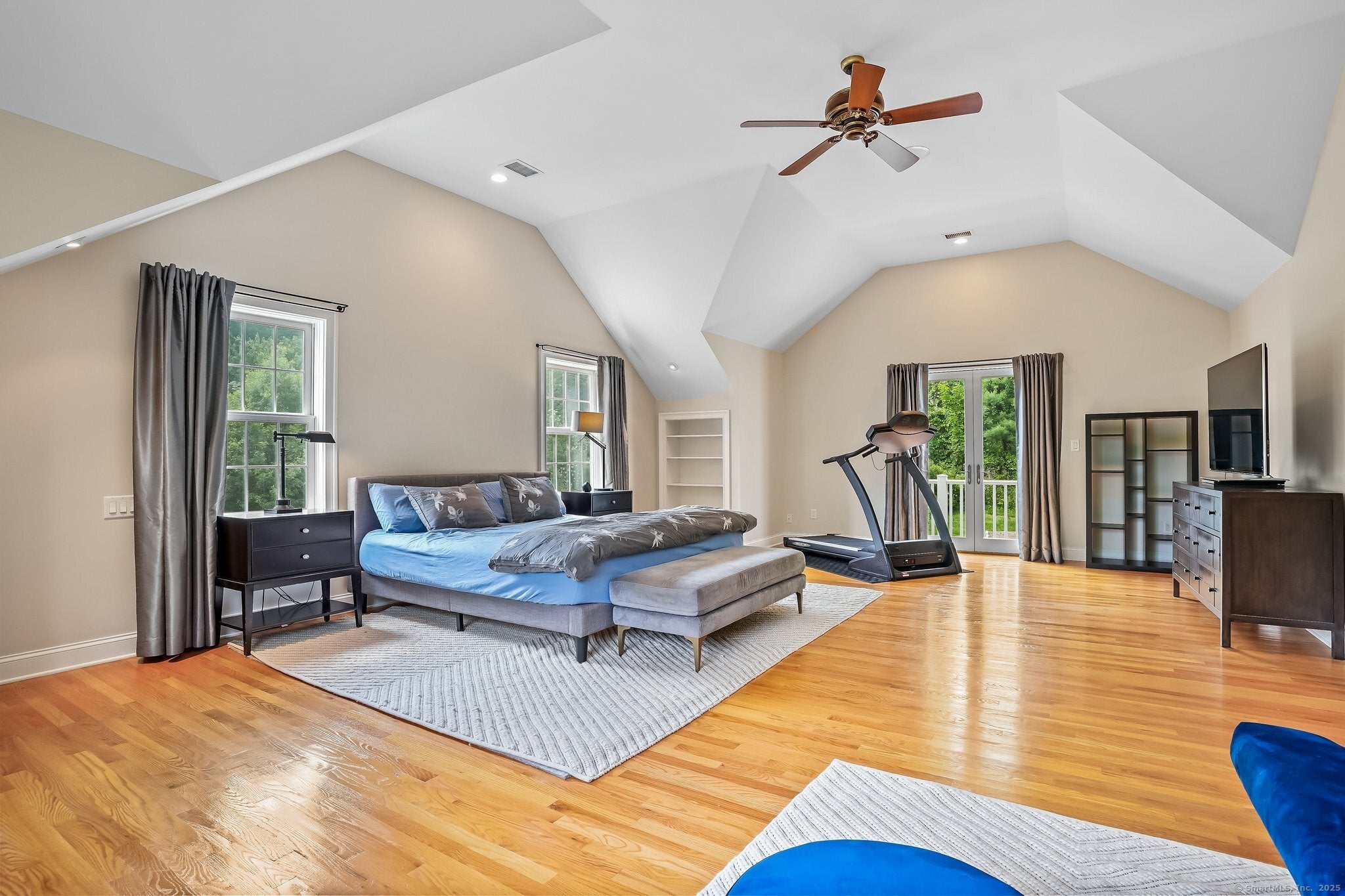 Woodbridge, Connecticut, 06525, United States, 4 Bedrooms Bedrooms, ,5 BathroomsBathrooms,Residential,Active,1849525