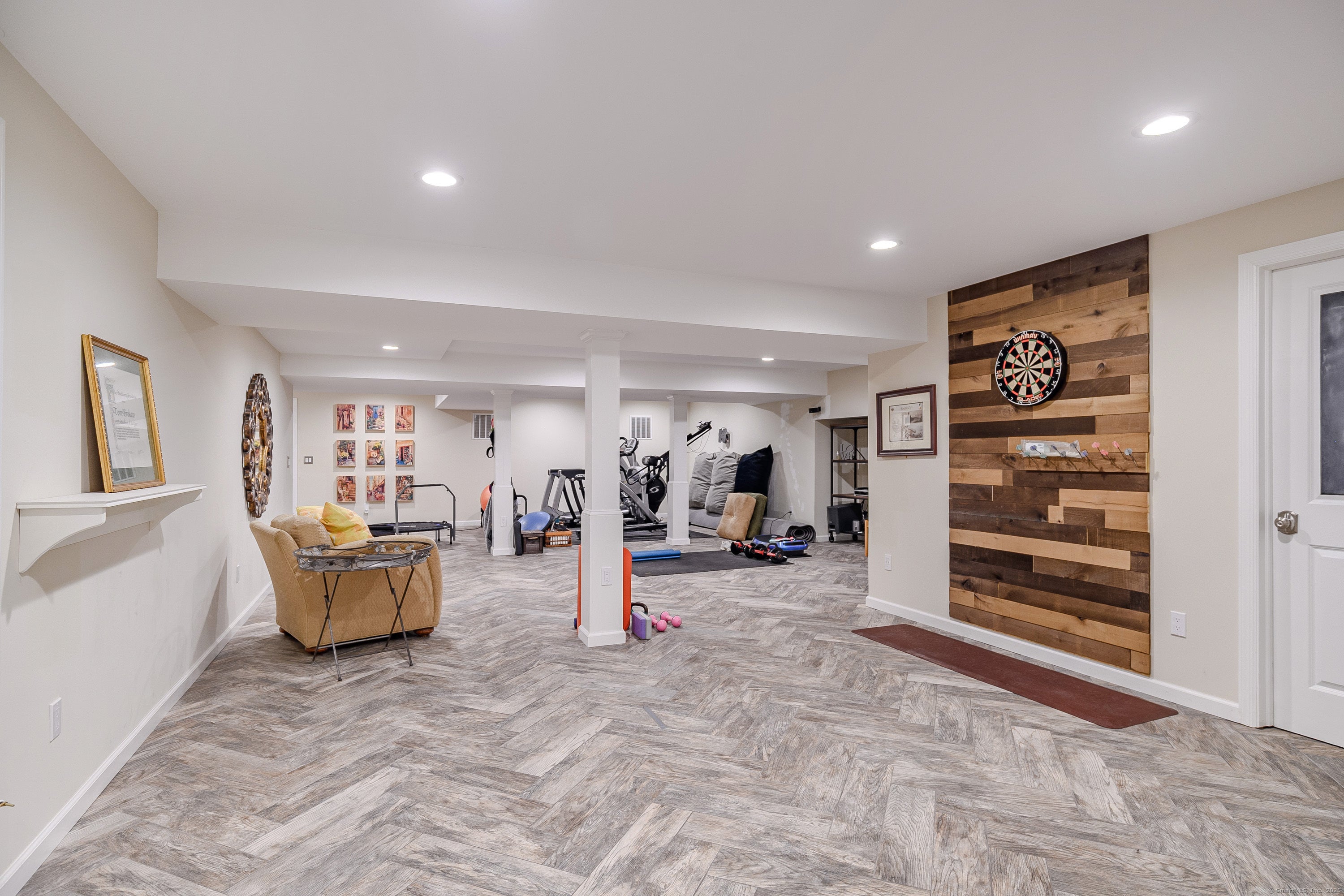 Newtown, Connecticut, 06482, United States, 4 Bedrooms Bedrooms, ,4 BathroomsBathrooms,Residential,Active,1934769