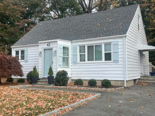 42 LOFTUS CIR, BRIDGEPORT, CT 06606 - Image 1